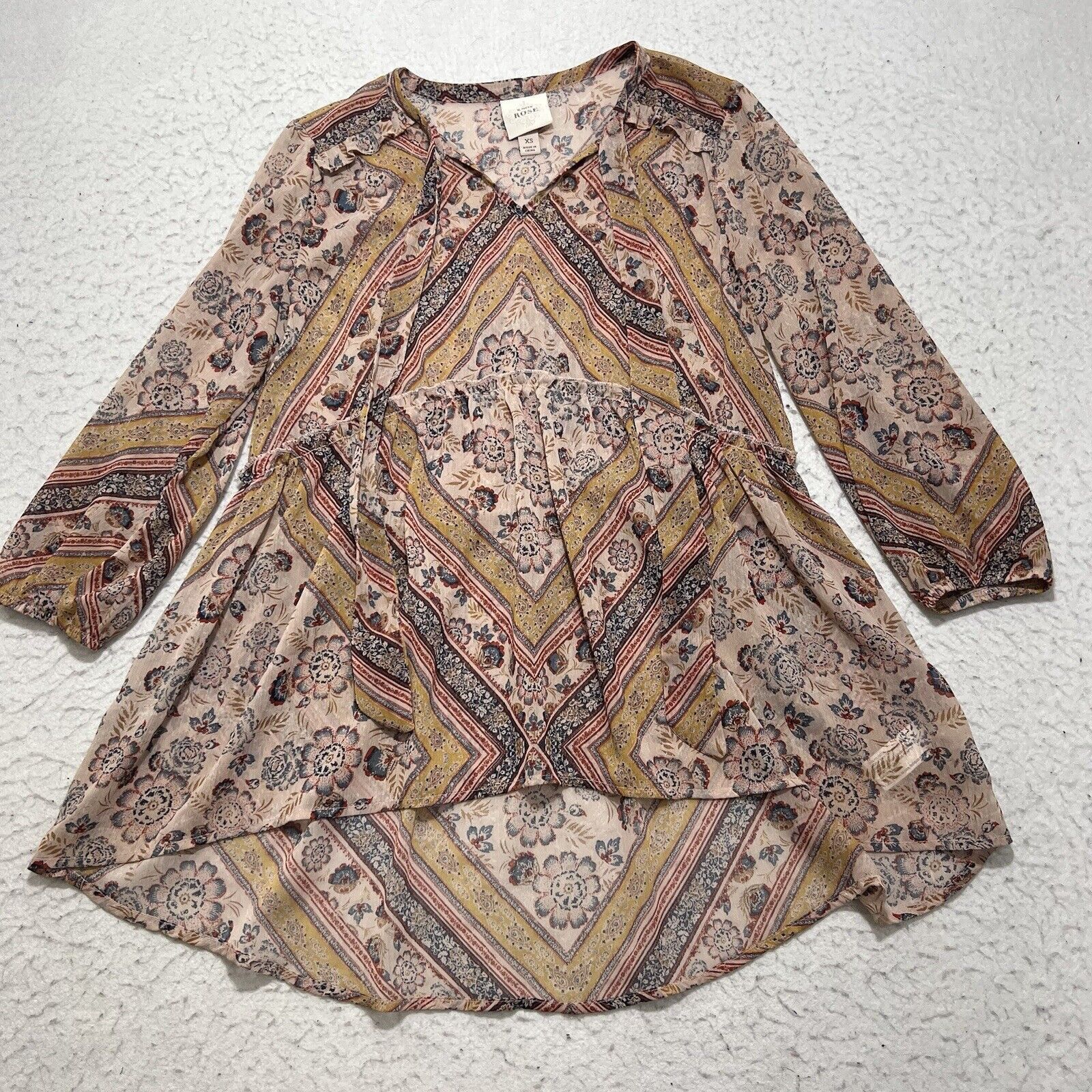 Target Basics Knox Rose 3/4 Sleeve Aztec Floral Pink V-Neck Blouse Top Size XS / US 0-2 / IT 36-38 - 1 Thumbnail