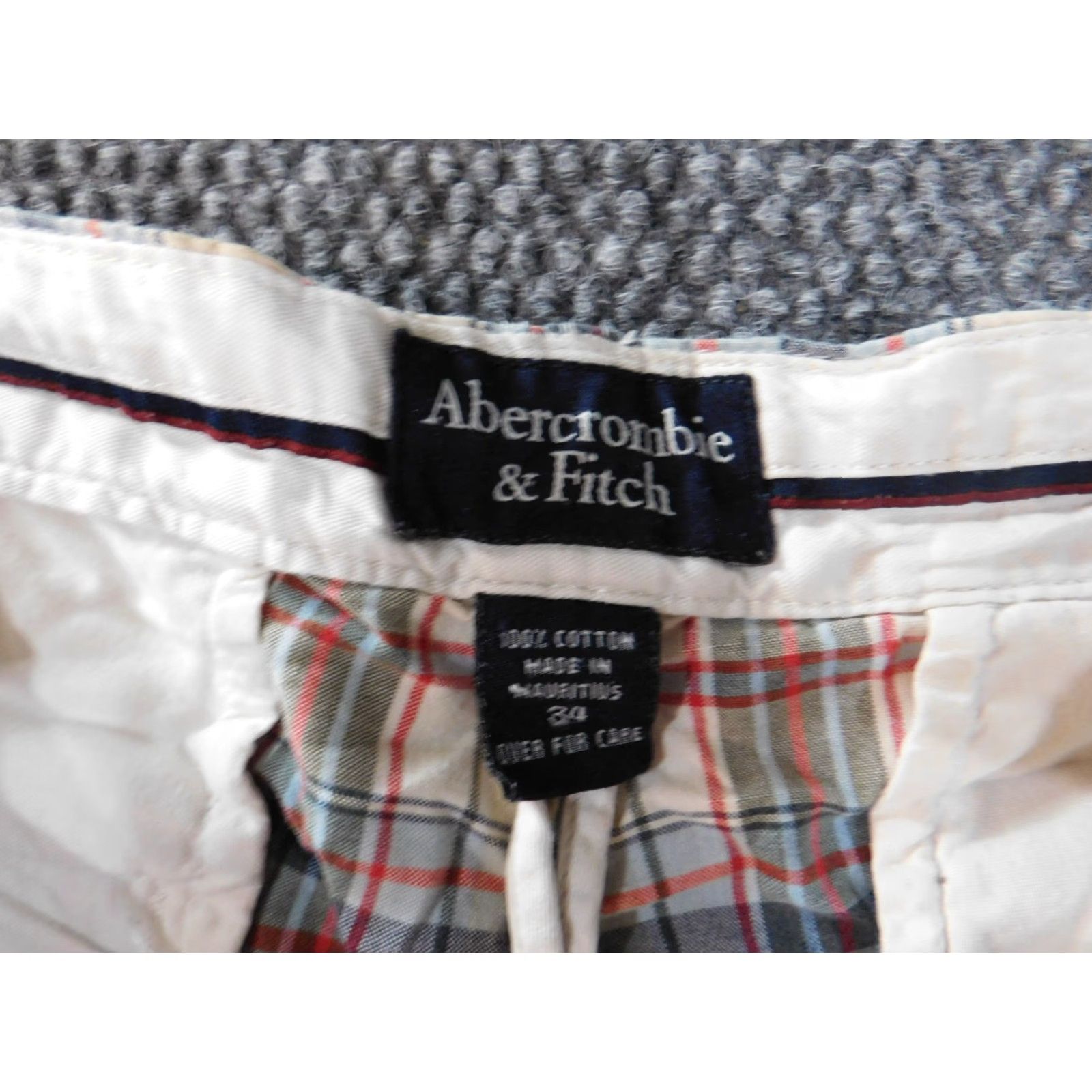 Abercrombie & Fitch Abercrombie & Fitch Shorts Mens 34 Beige Plaid Flat Front Zip Regular Chino Logo Pockets Vintage No Gender Mens Size US 34 / EU 50 - 4 Thumbnail