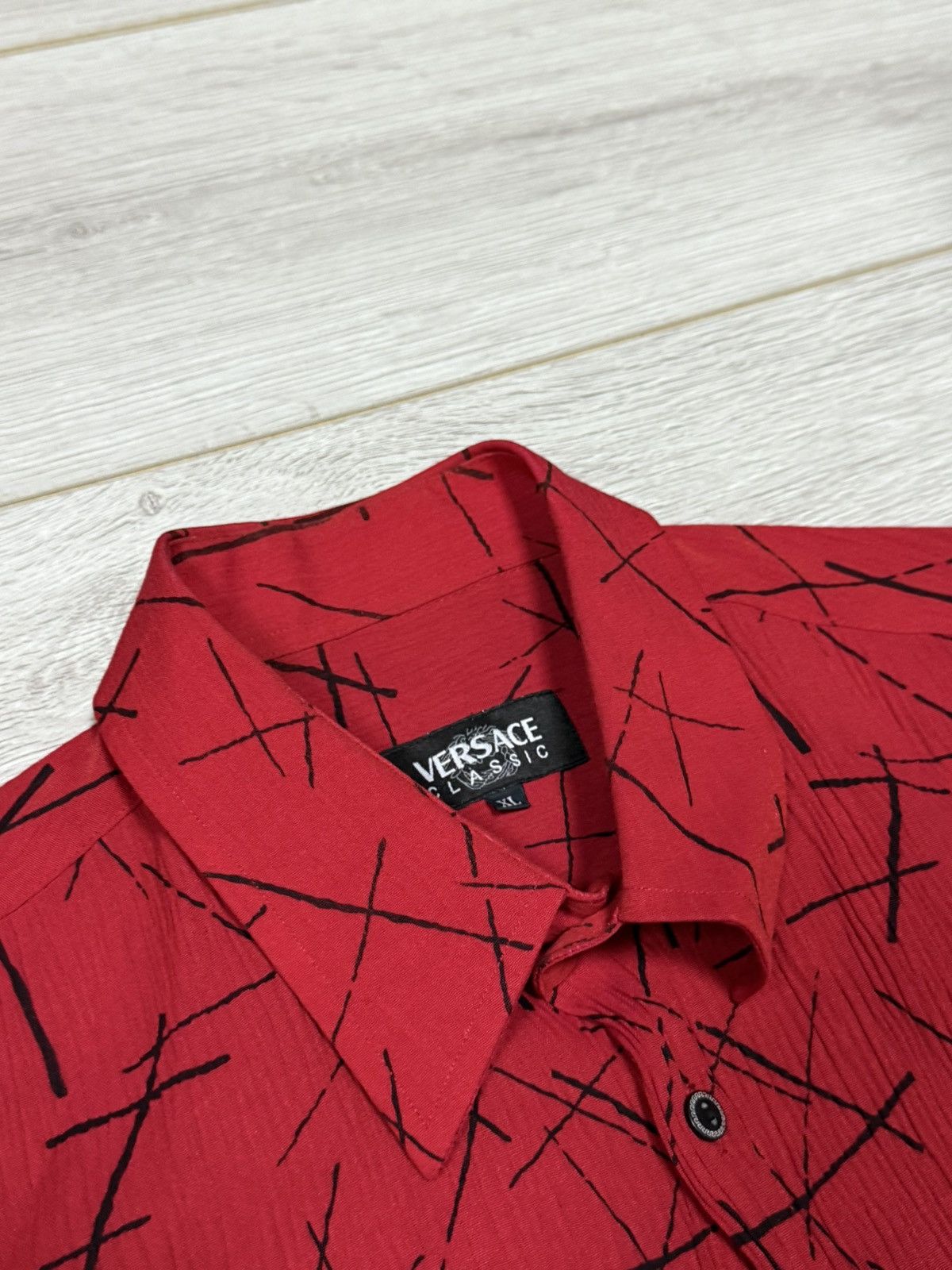 Vintage Versace classic vintage waves shirt buttons Size US XL / EU 56 / 4 - 4 Thumbnail