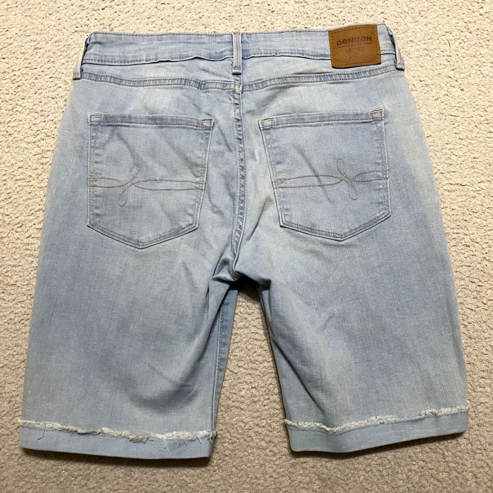 Levi's Denizen Levi's Shorts Womens sz 6 Blue Denim Bermuda Jean Medium Wash Inseam 9" Size 28" / US 6 / IT 42 - 2 Thumbnail