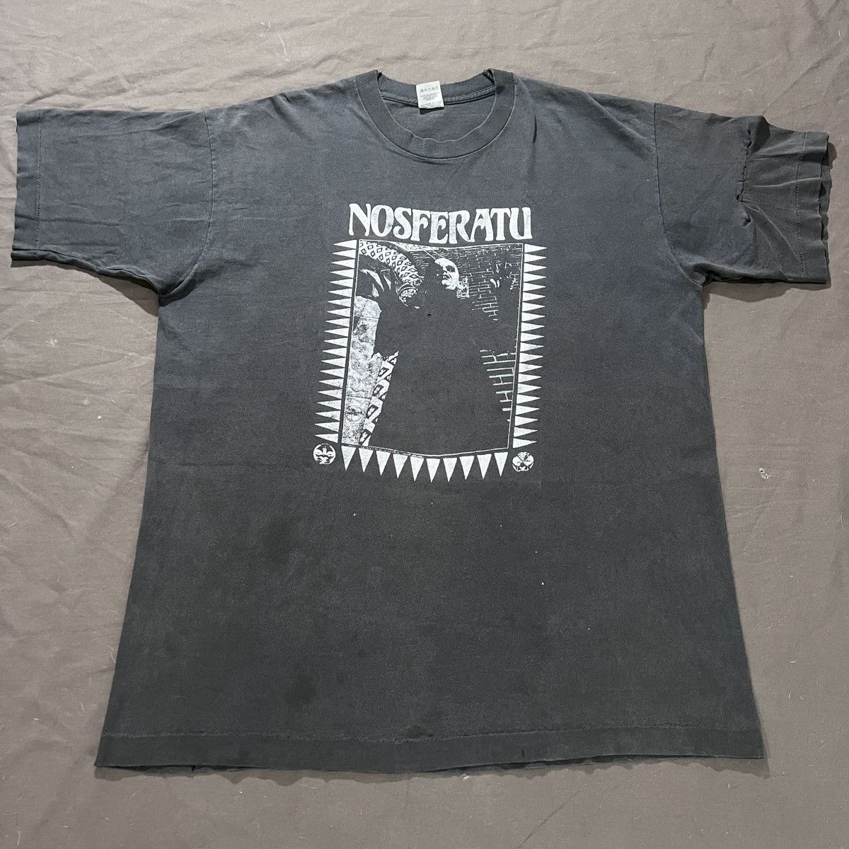 Vintage Vintage 90s Nosferatu Dracula Vampire Horror Faded Thrashed Size US XL / EU 56 / 4 - 6 Thumbnail