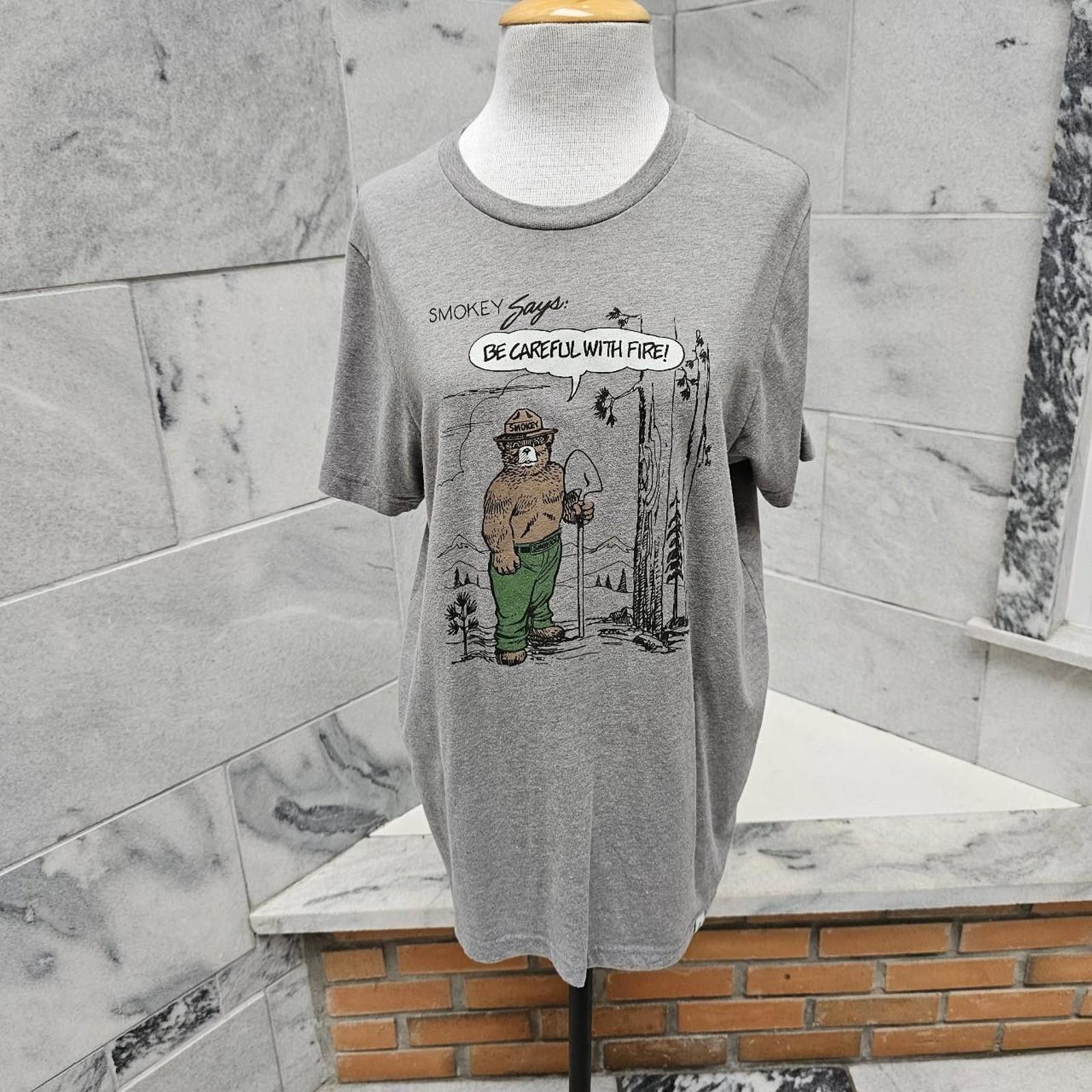 Other Men's Grey Smokey the Bear T-shirt Size US L / EU 52-54 / 3 - 1 Thumbnail