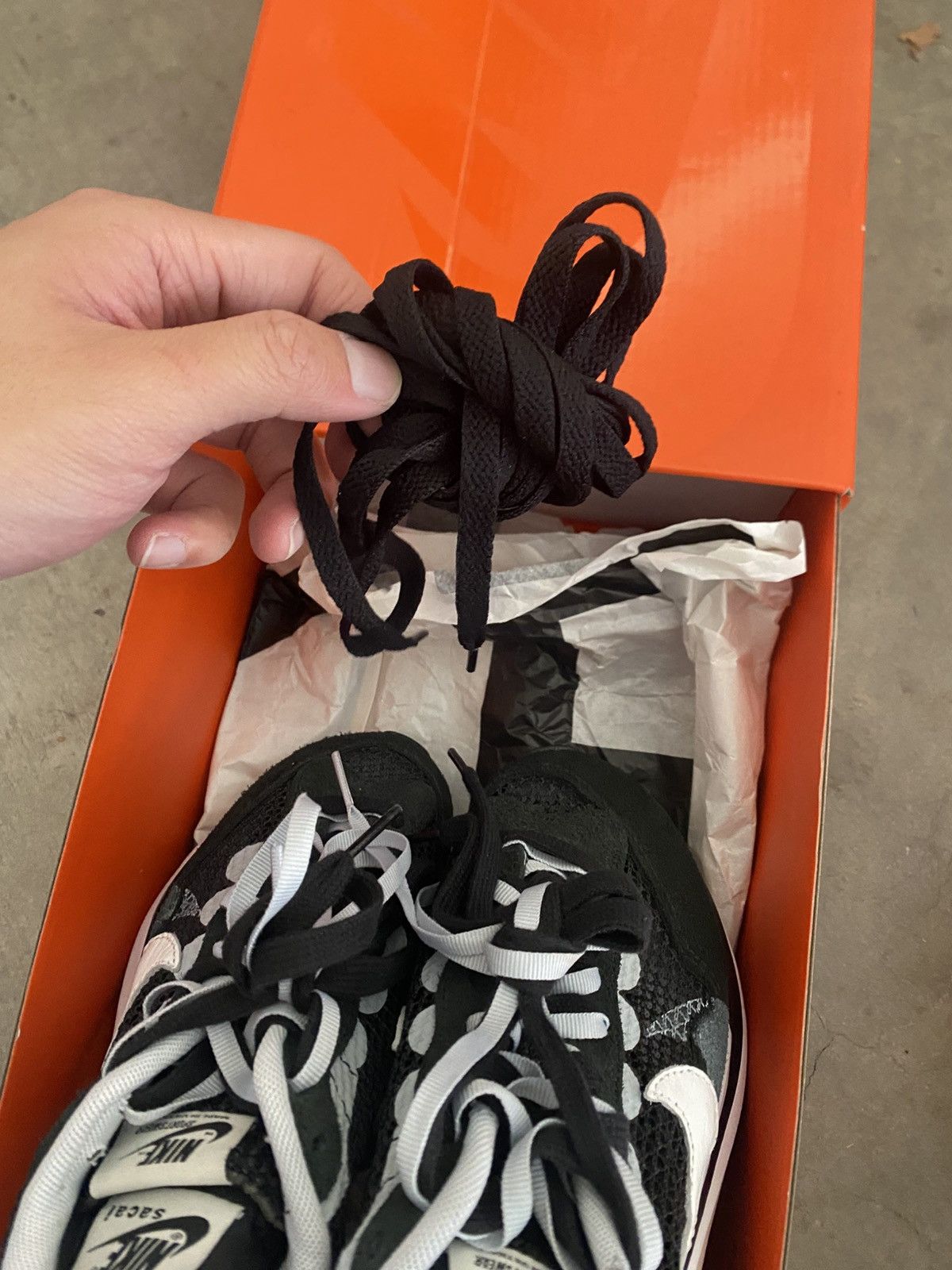 Nike × Sacai SIZE 4 Men Sacai Nike Vaporwaffle Black White Size US 5 / EU 37 - 2 Thumbnail