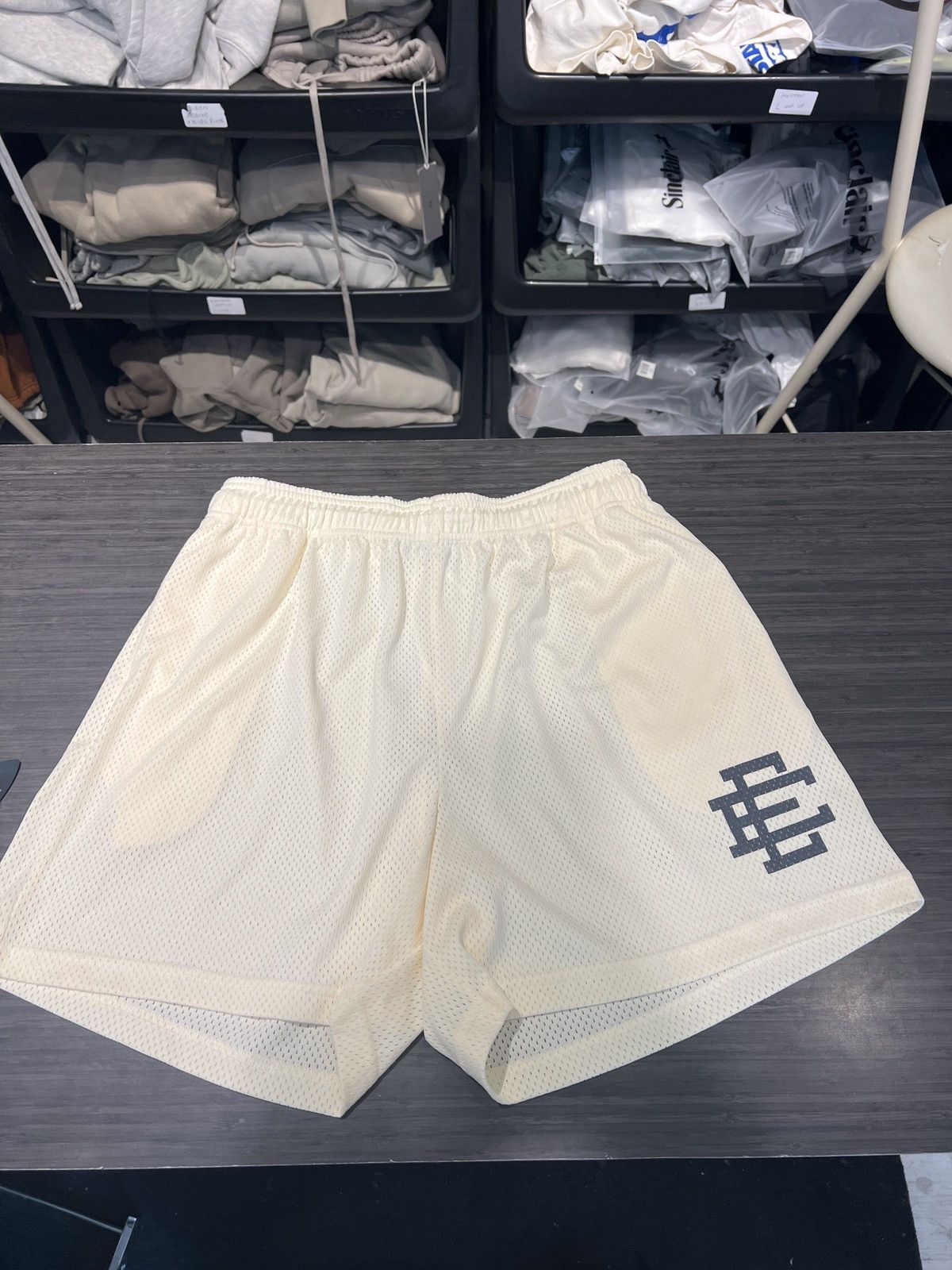 Eric Emanuel Eric Emanuel Basic Shorts Cream Black Size US 38 / EU 54 - 1 Thumbnail