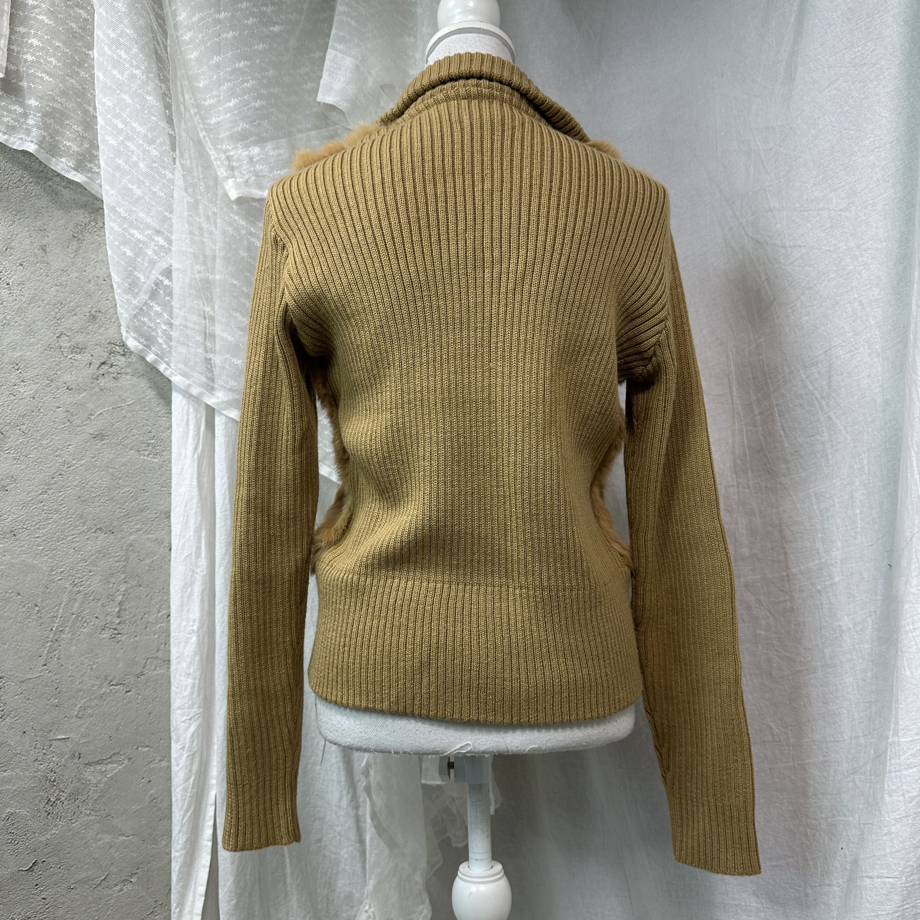 Vintage Vintage Gorpcore Ribbed Real Rabbit Fur Sweater 00s Size US M / EU 48-50 / 2 - 8 Thumbnail