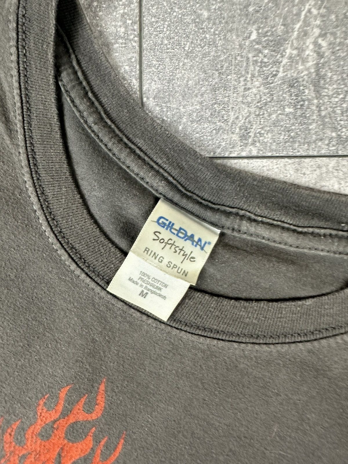 Gildan Nickelback Vintage 2012 Tour Band T-Shirt Here And Now Size US M / EU 48-50 / 2 - 7 Thumbnail