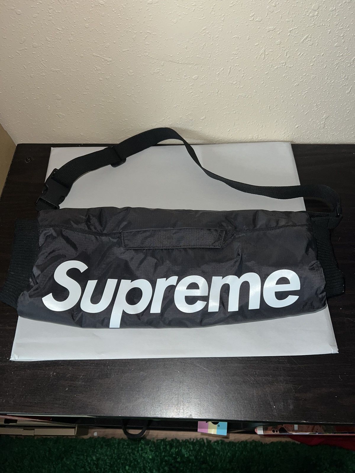 Buy Supreme Hand Warmer 'Black' - FW18A18 BLACK | GOAT