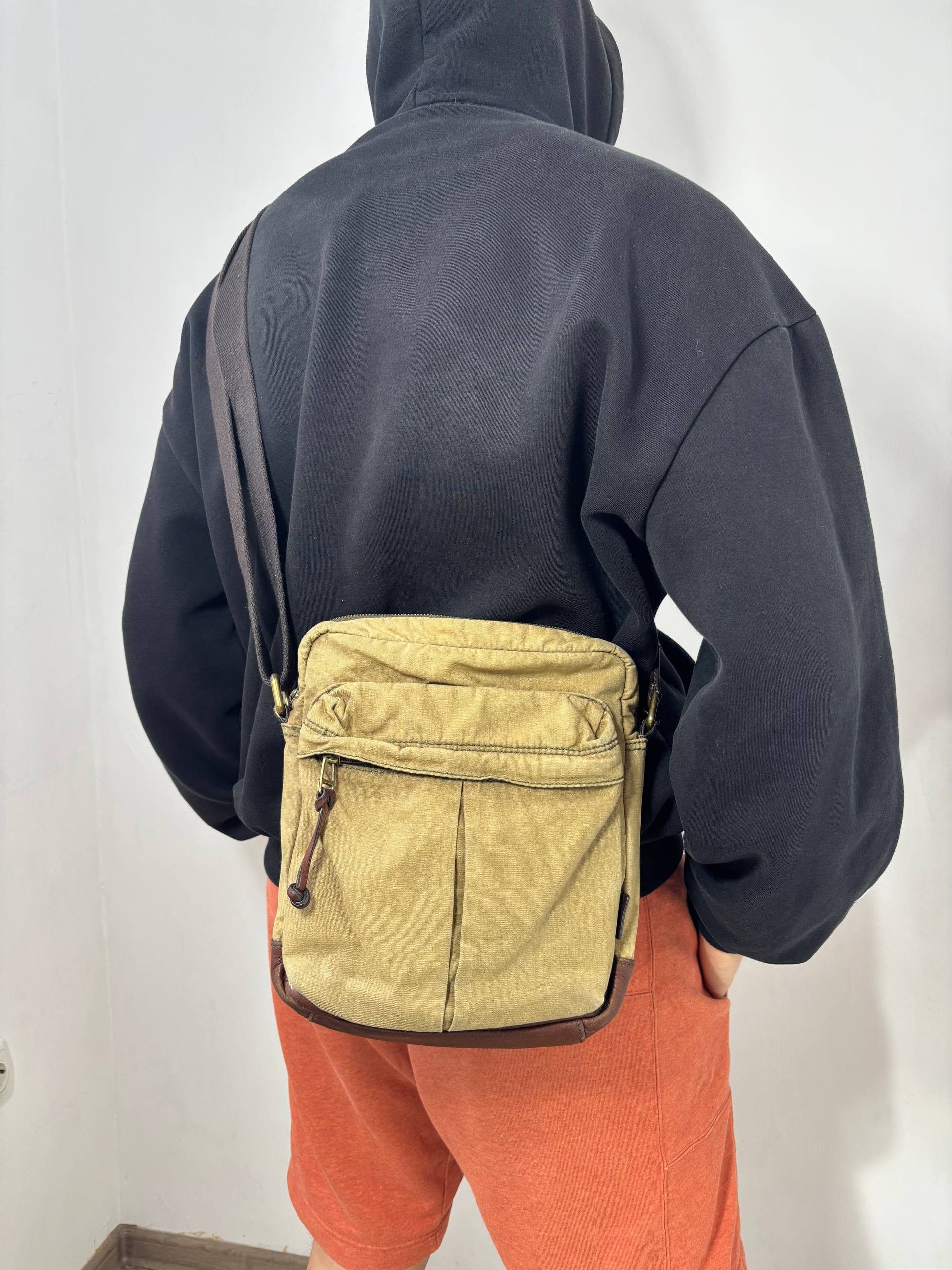 Diesel VTG Diesel 90s Style Military Sling Bag Distressed Crossbody Size ONE SIZE - 1 Thumbnail