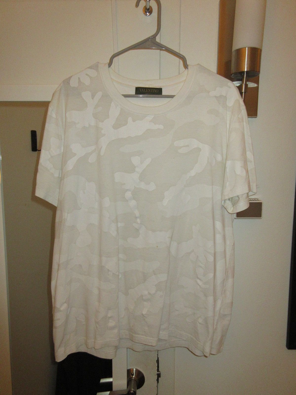 Valentino Valentino White Camo Tee Size US XL / EU 56 / 4 - 1 Thumbnail