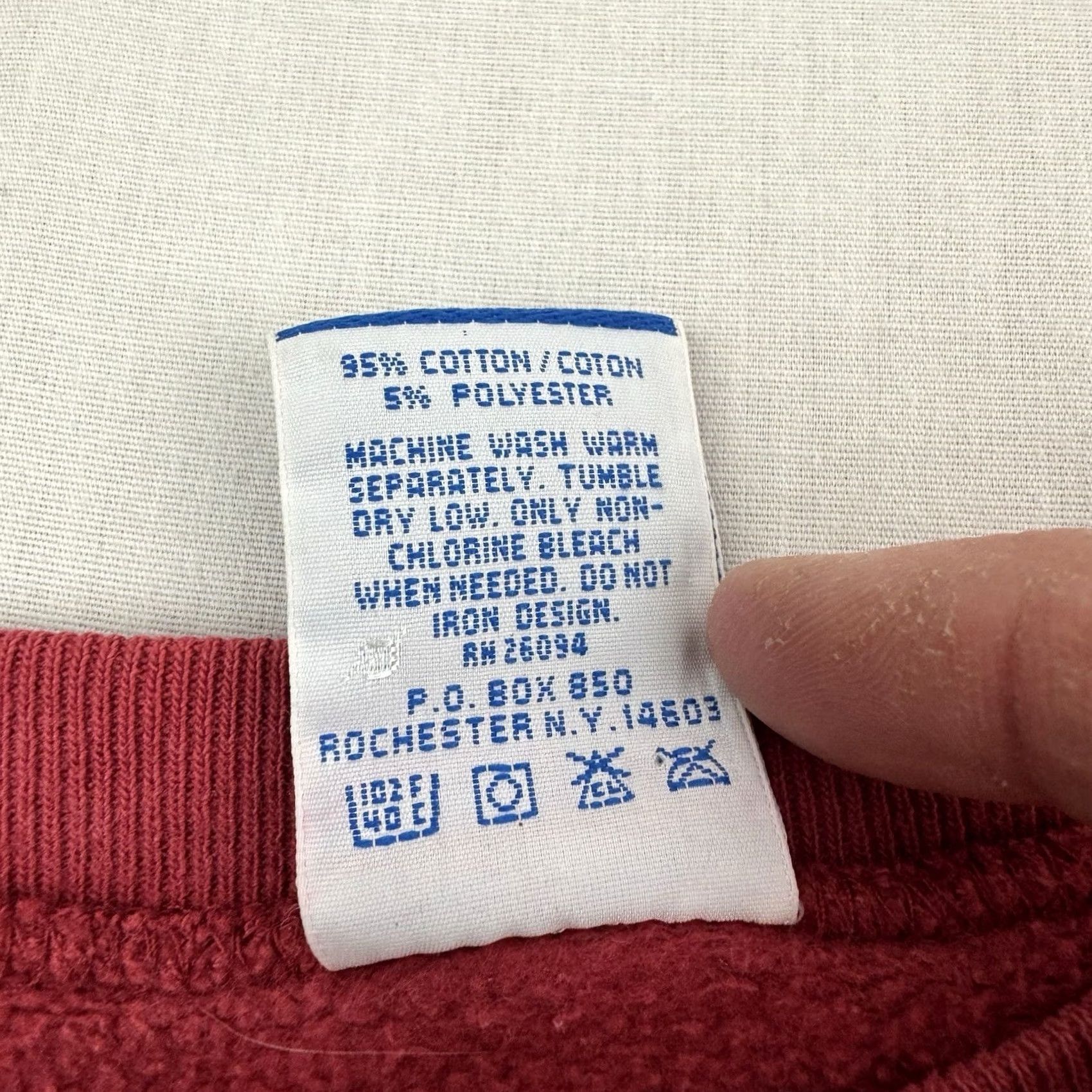 Champion VINTAGE Champion Shirt Mens 2XL Red Sweatshirt Adult Pullover Faded Made USA 90s Crewneck Size US XXL / EU 58 / 5 - 4 Thumbnail