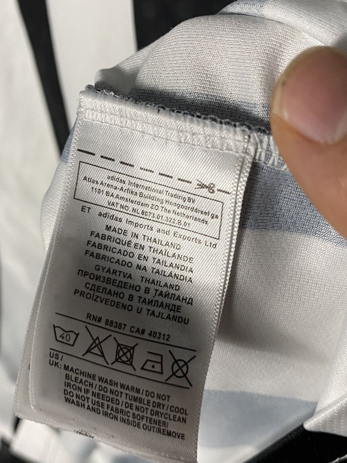 Adidas 2021 Adidas Juventus Soccer Jersey Hype Size L Size US L / EU 52-54 / 3 - 4 Thumbnail