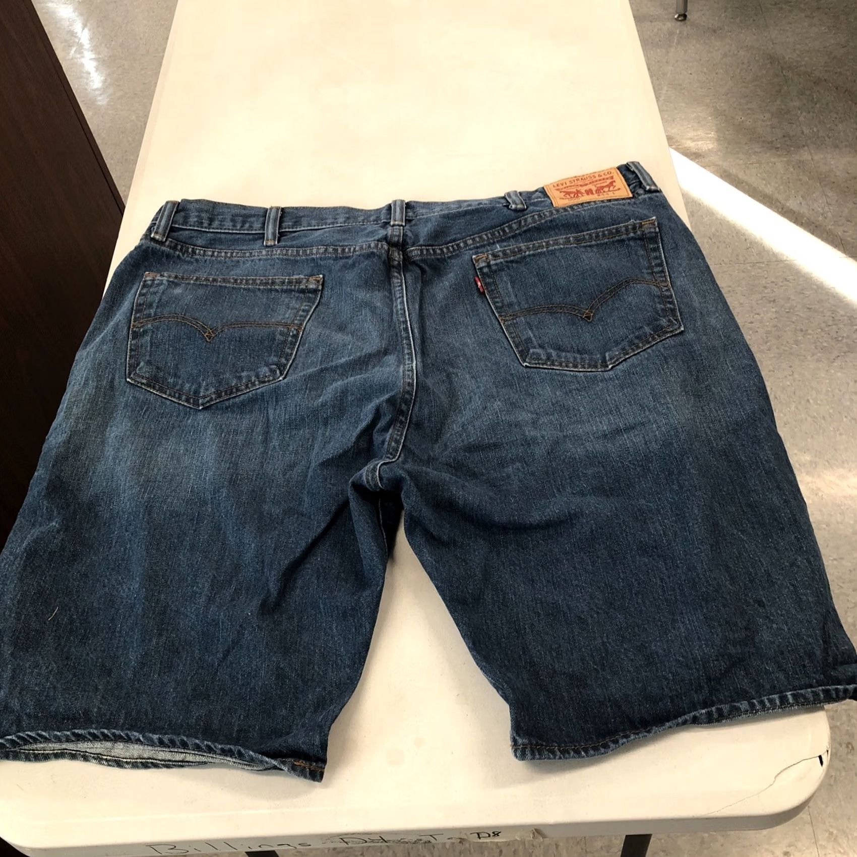 Levi's VINTAGE Levi's 505 Shorts Mens 44 Blue Relaxed Fit Straight Medium Wash Dad 90s USA Size US 44 / EU 60 - 4 Thumbnail