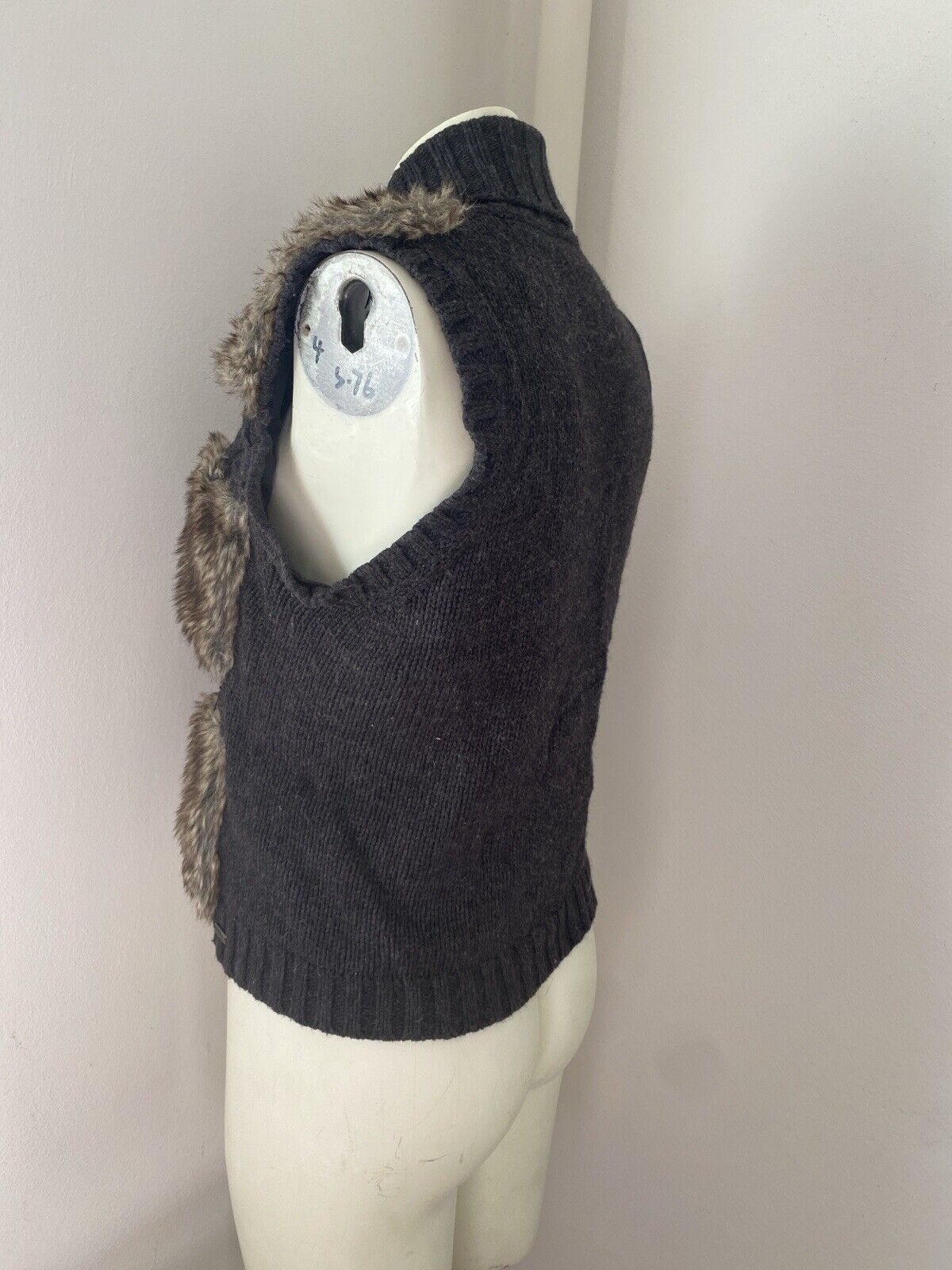 s.Oliver s.Oliver Fur Knit Vest Beige Size 12 B25 Size M / US 6-8 / IT 42-44 - 2 Thumbnail