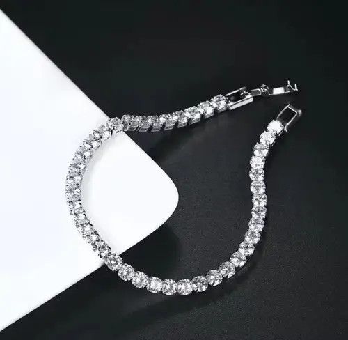 Japanese Brand Bracelet Rhinestone Size ONE SIZE - 1 Thumbnail