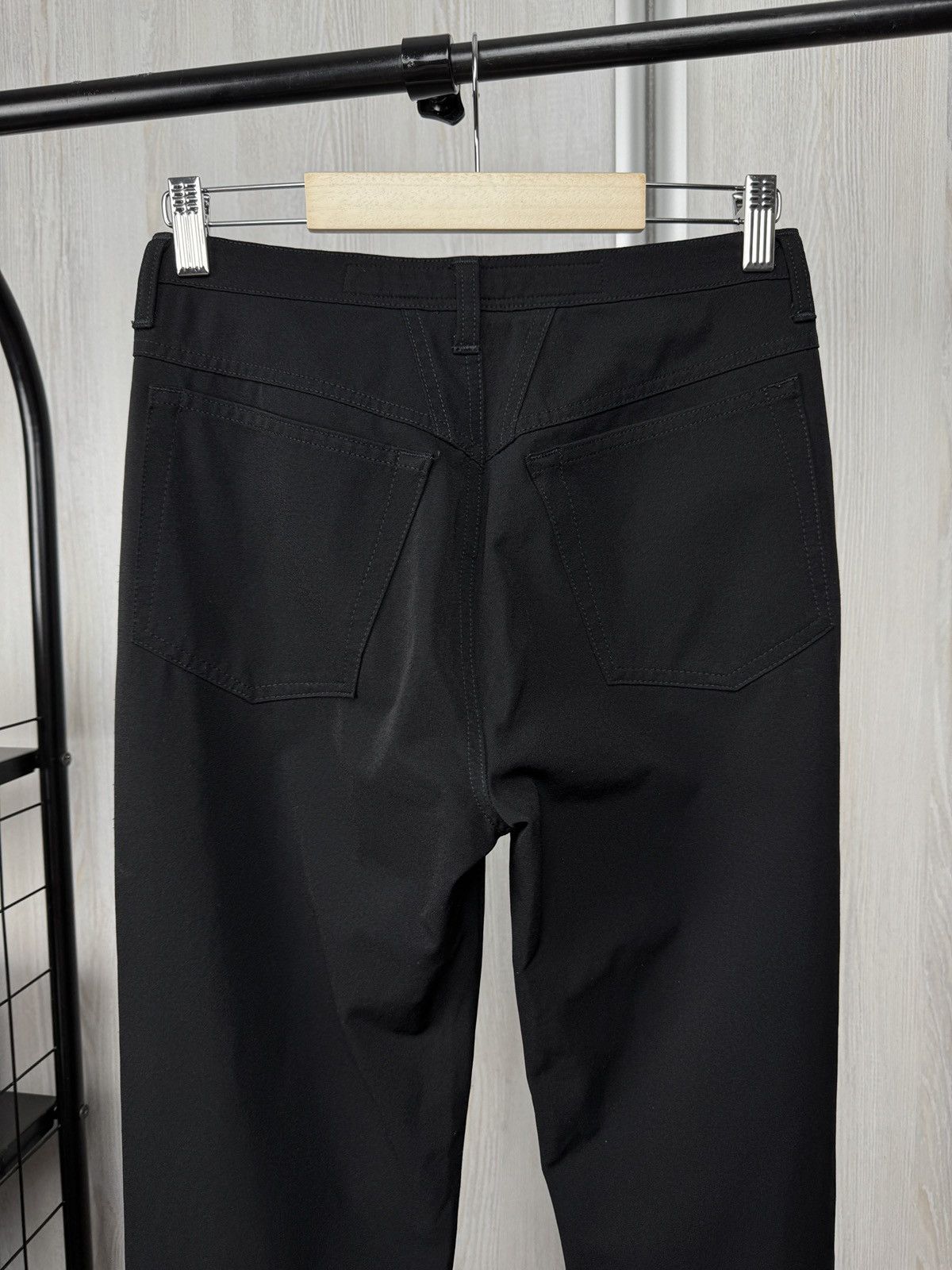 Marithe + Francois Girbaud Marithe Francois Girbaud black nylon stretch pants Size 27" / US 4 / IT 40 - 7 Thumbnail