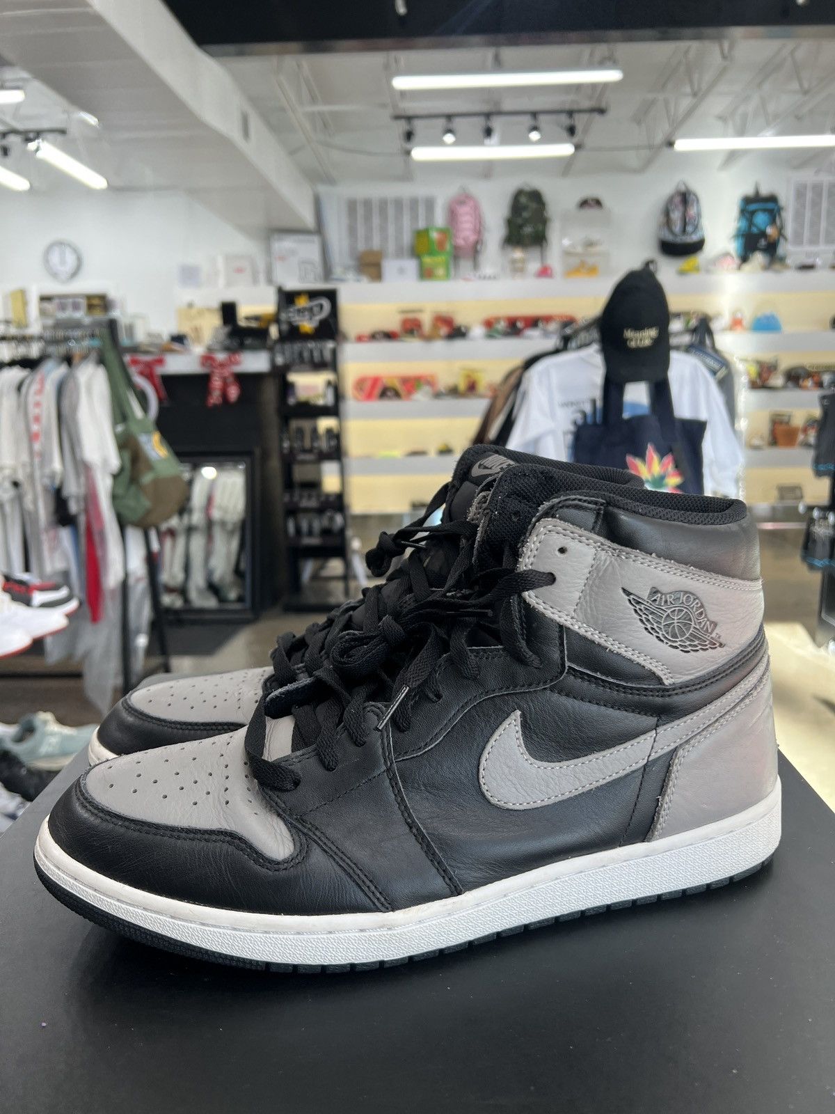 Jordan Brand × Nike Air Jordan 1 High Shadow Sz. 13 Size US 13 / EU 46 - 1 Thumbnail