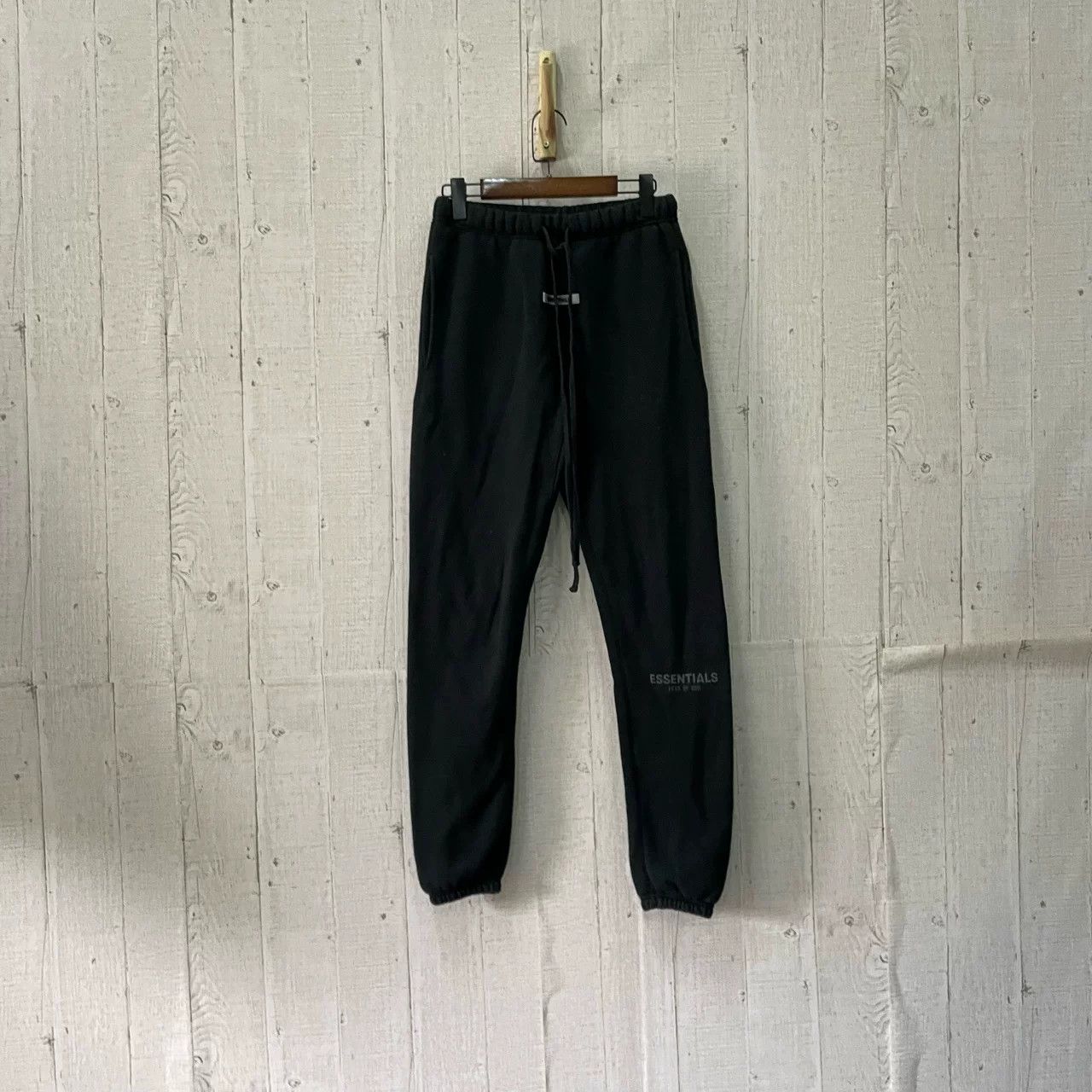 Fear of God Fear of God ESSENTIALS Black Sweatpants XXS Size US 26 / EU 42 - 1 Thumbnail