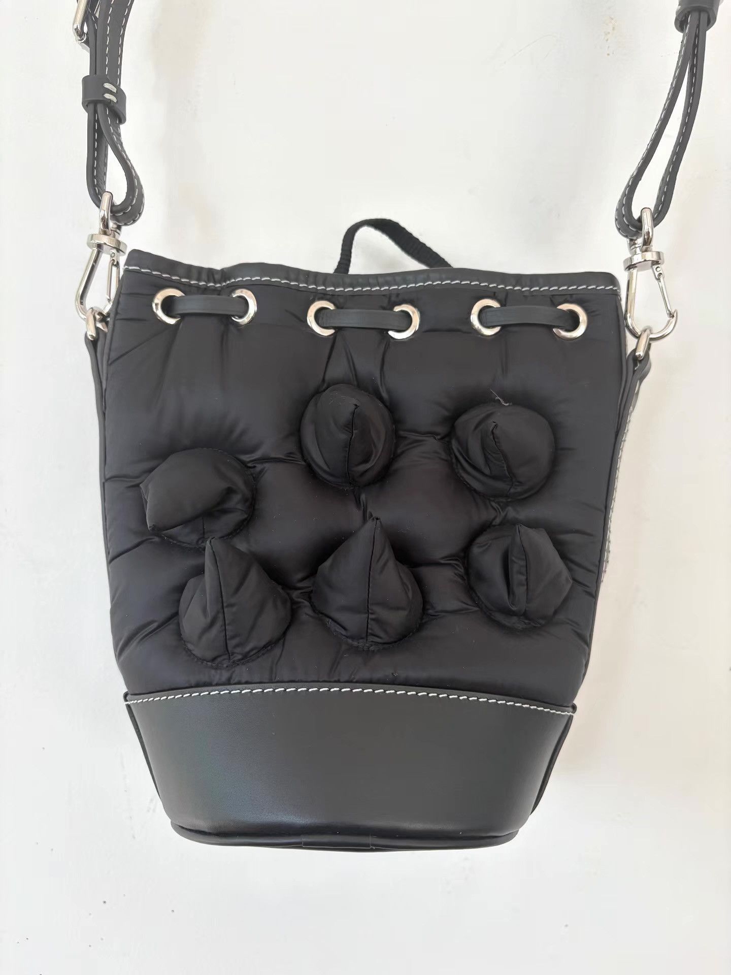 Moncler Black Puffy Bucket Crossbody Bag Size ONE SIZE - 3 Thumbnail