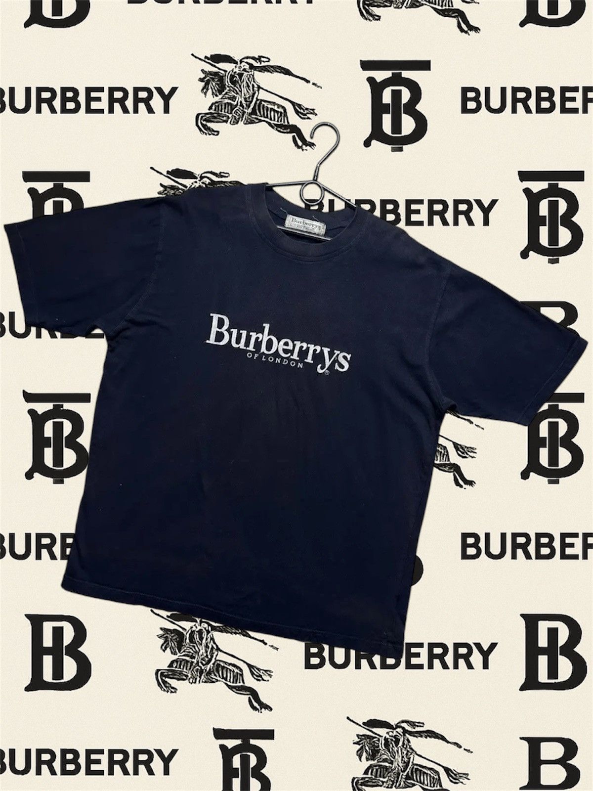 Vintage Burberrys logo tee size L distressed
