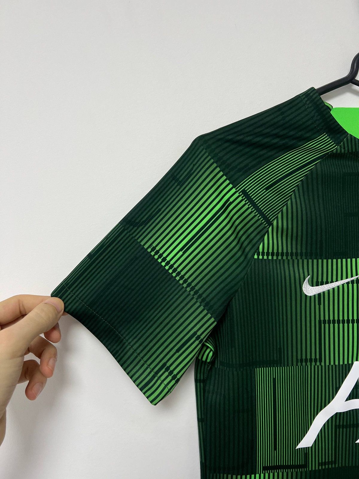 Nike Liverpool 2023-2024 Pre match Training Football Shirt Nike S Size US S / EU 44-46 / 1 - 3 Thumbnail