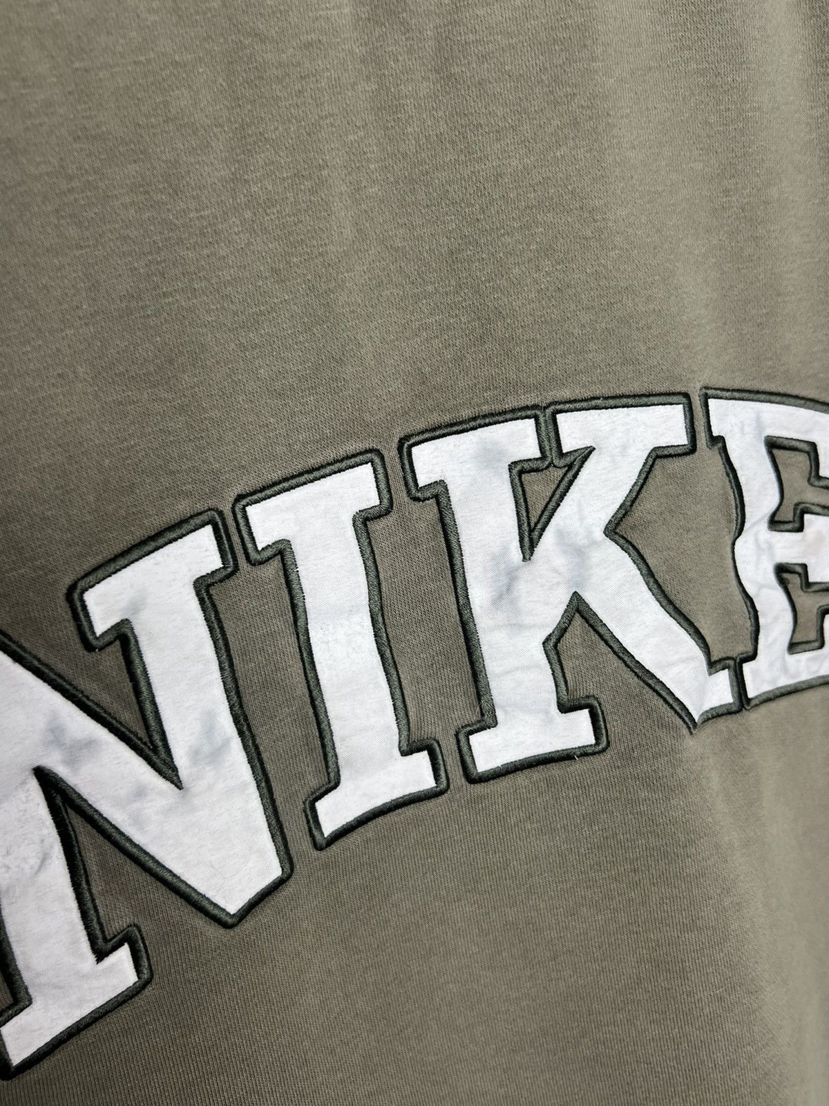Other Vintage Nike Big Logo Sweatshirt Pullover Jumper Y2K Hype Size US L / EU 52-54 / 3 - 8 Thumbnail