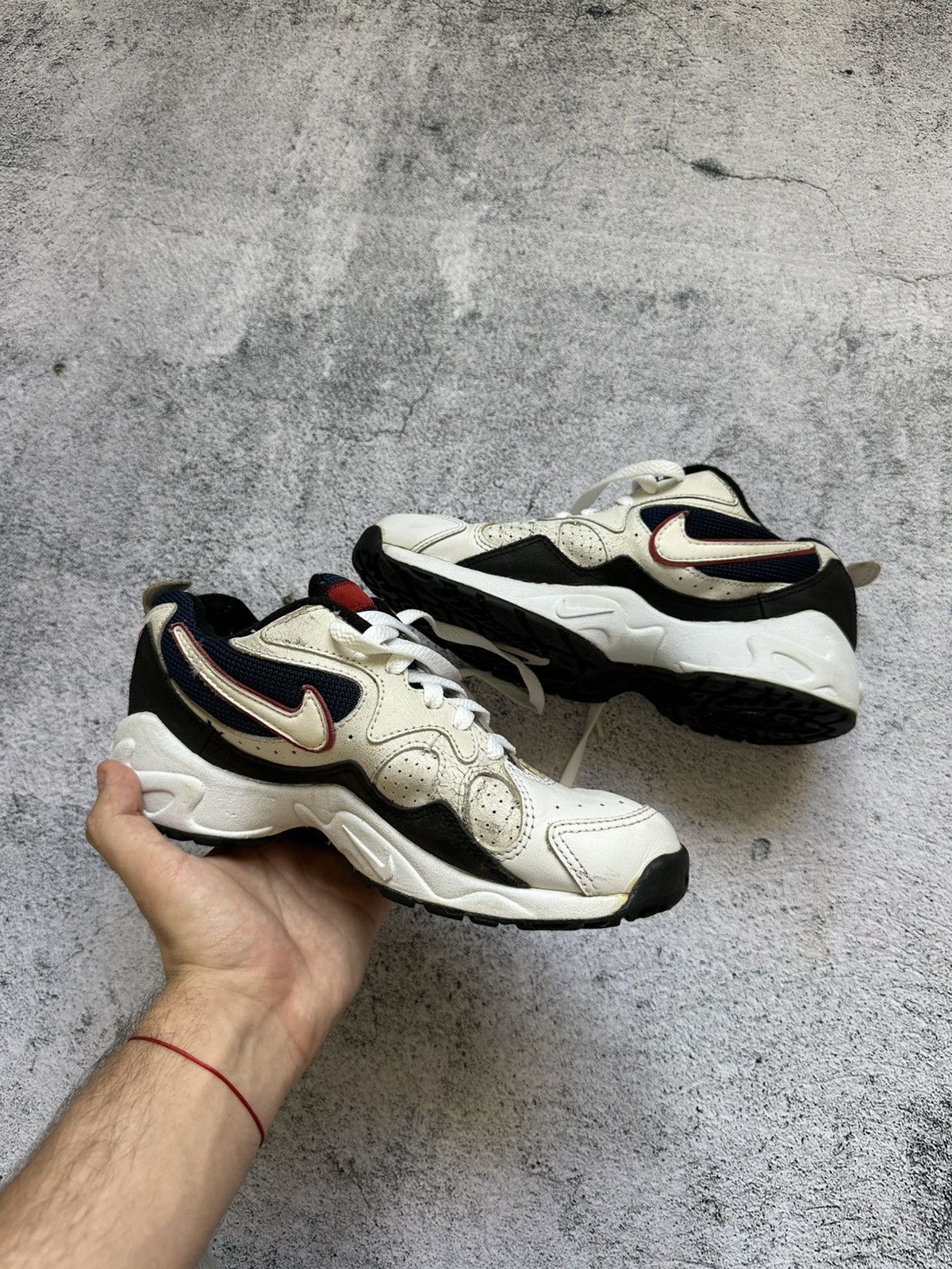 Nike Vintage Nike Low Sneaker Og 1997 Streetwear Hype Retro Fit Size US 7 / IT 37 - 1 Thumbnail