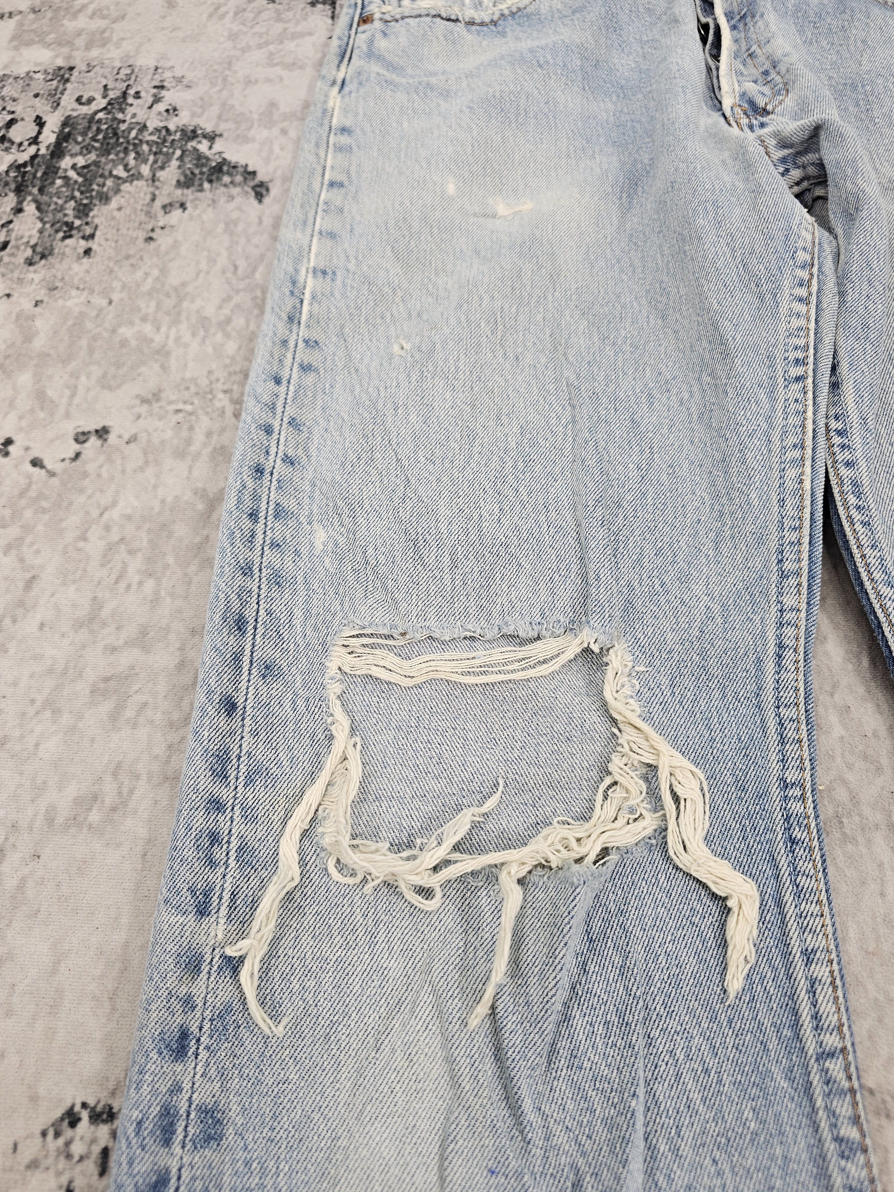 Levi's Vtg 90's LEVIS 501 XX Sun Faded Distressed Jeans L0438 Size US 31 - 7 Thumbnail