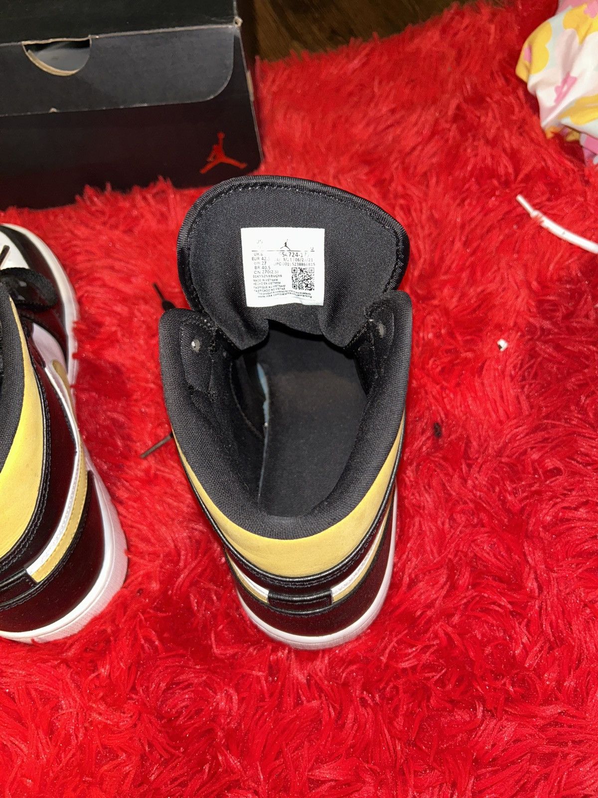 Jordan Brand air jordan w mid white pollen black Size US 8.5 / EU 41-42 - 8 Thumbnail