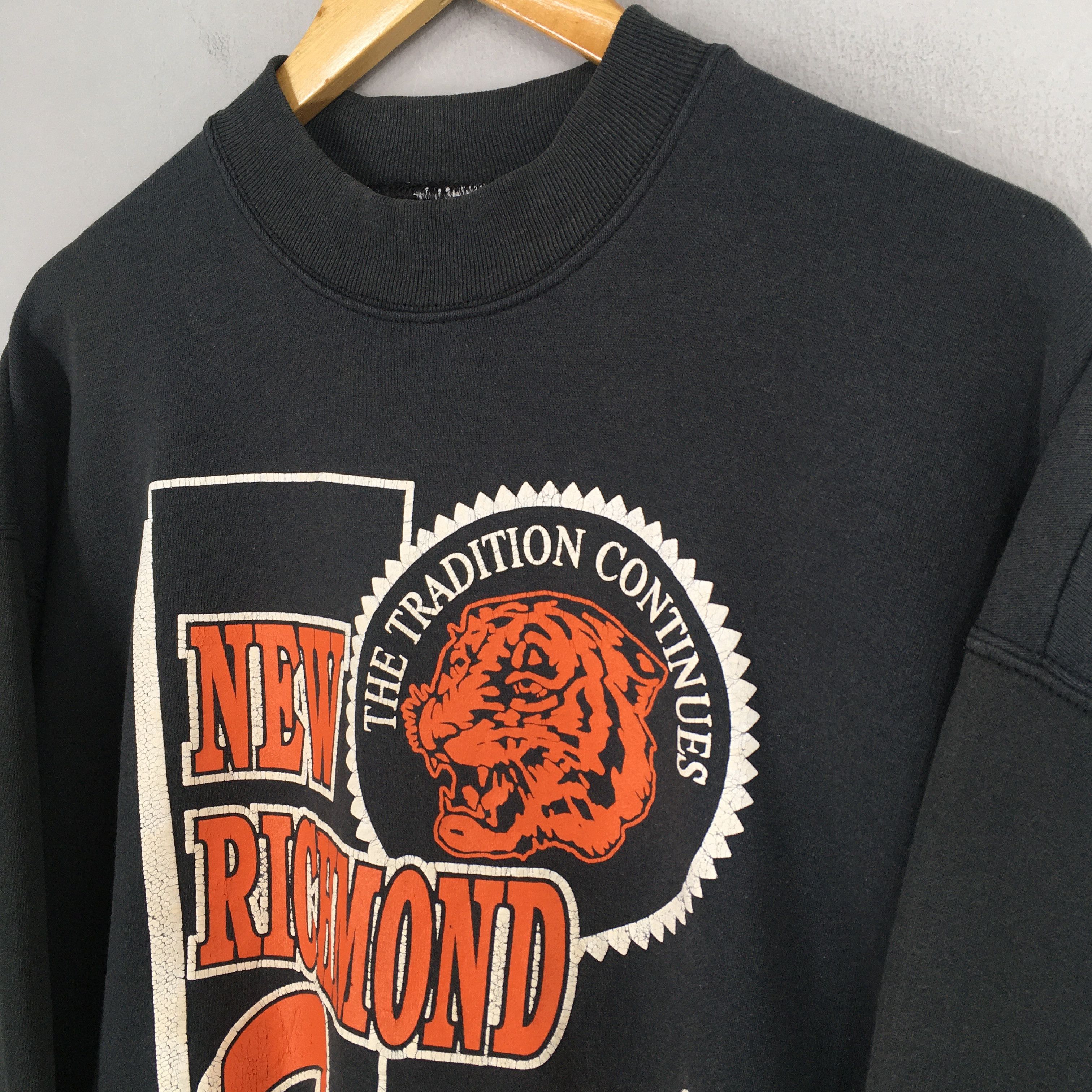 Fruit Of The Loom Vintage New Richmond Tigers High School Sweater XLarge Size US XL / EU 56 / 4 - 3 Thumbnail