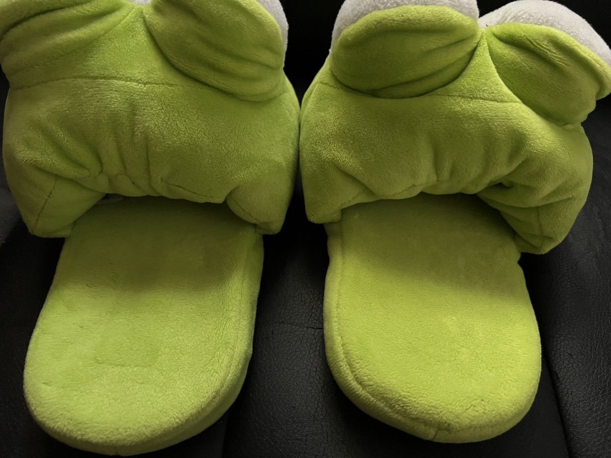 Universal Studios Hello Kitty x Universal Studios Keroppi Plush Slides Shoes Size US 7 / IT 37 - 4 Thumbnail