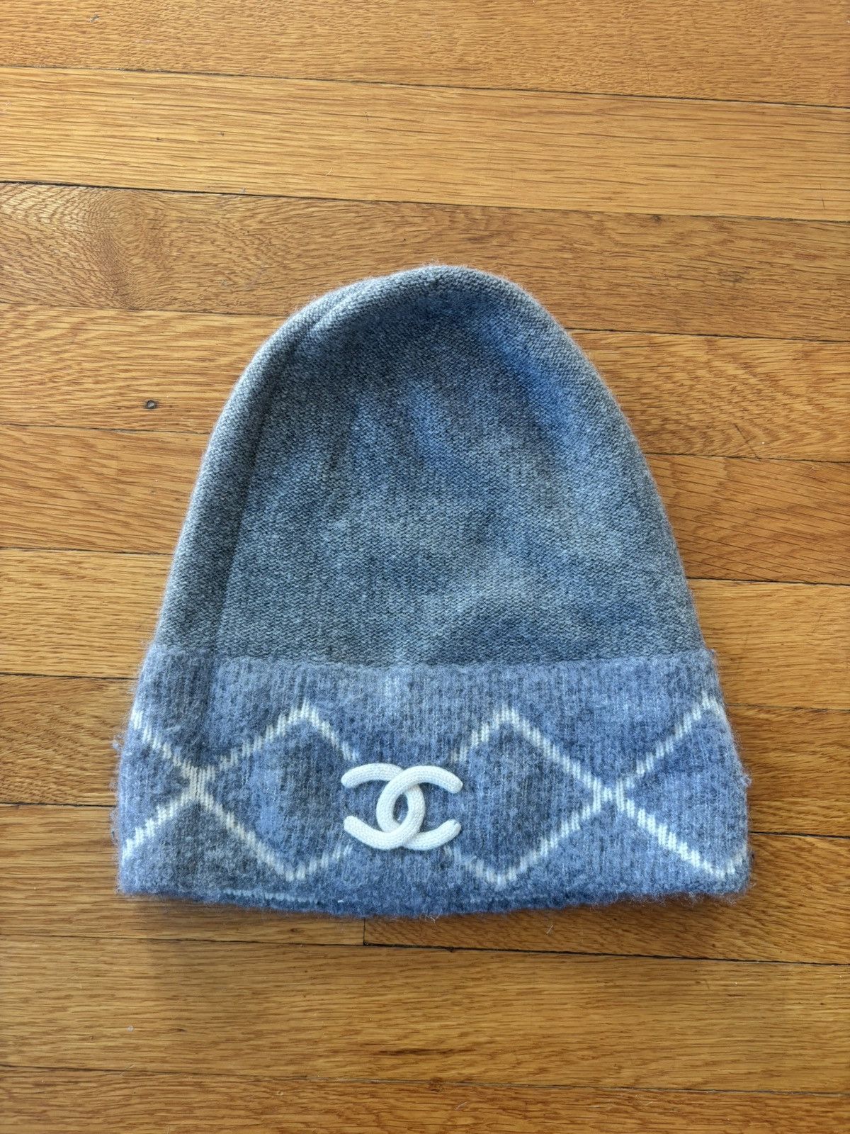 Chanel Chanel Grey & White Double C Beanie Size ONE SIZE - 1 Thumbnail