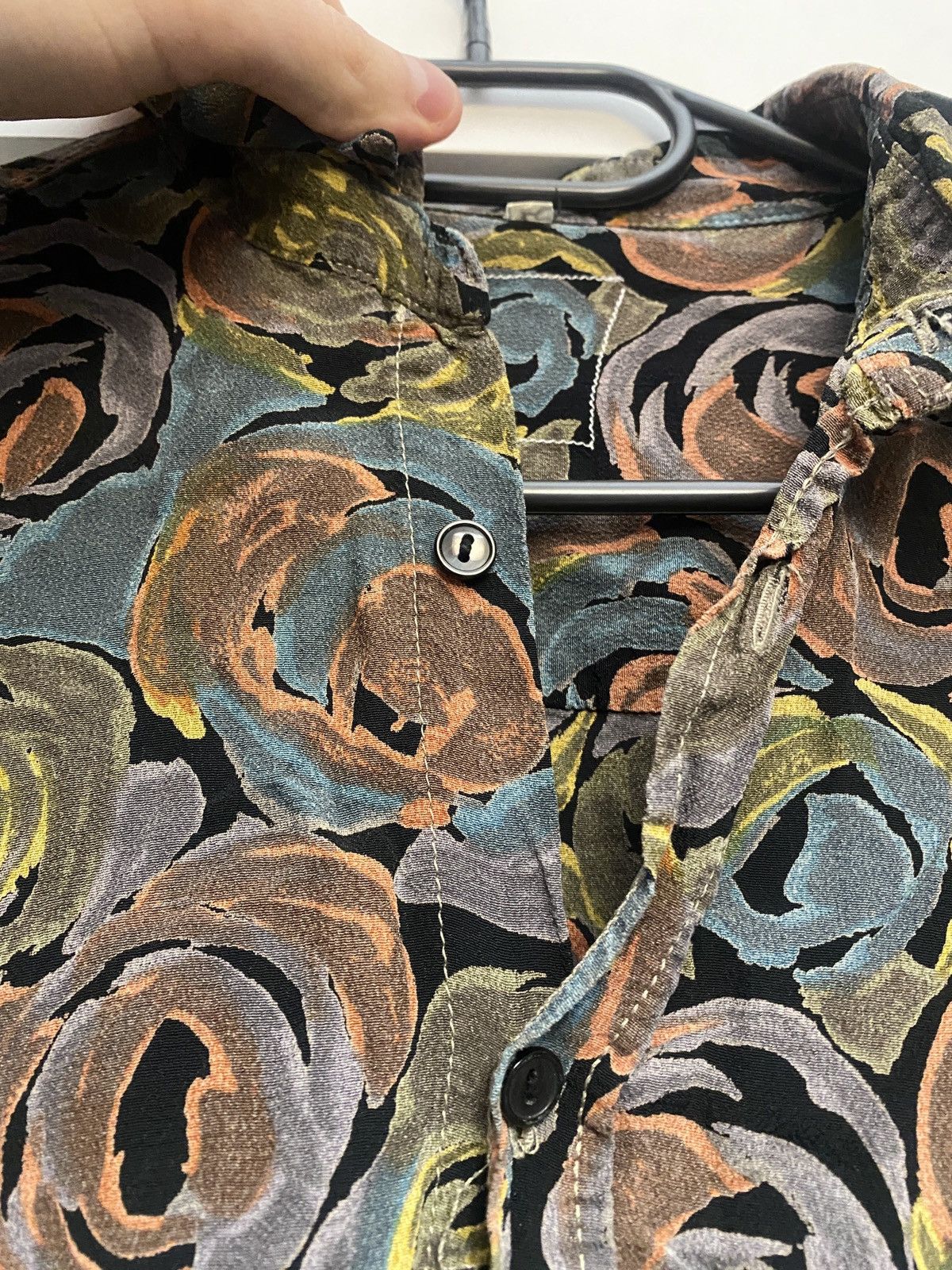 Vintage Vintage abstract roses viscose shirt button up Size US L / EU 52-54 / 3 - 8 Thumbnail