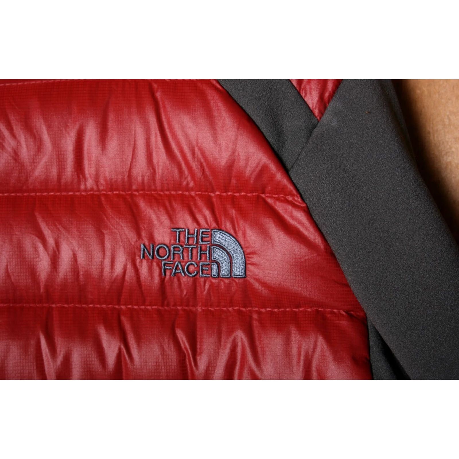 The North Face THE NORTH FACE Puffer Jacket Down 600 Fill Red Gray Sz. L Mens Slim/Regular Zip Jacket Size US L / EU 52-54 / 3 - 7 Thumbnail