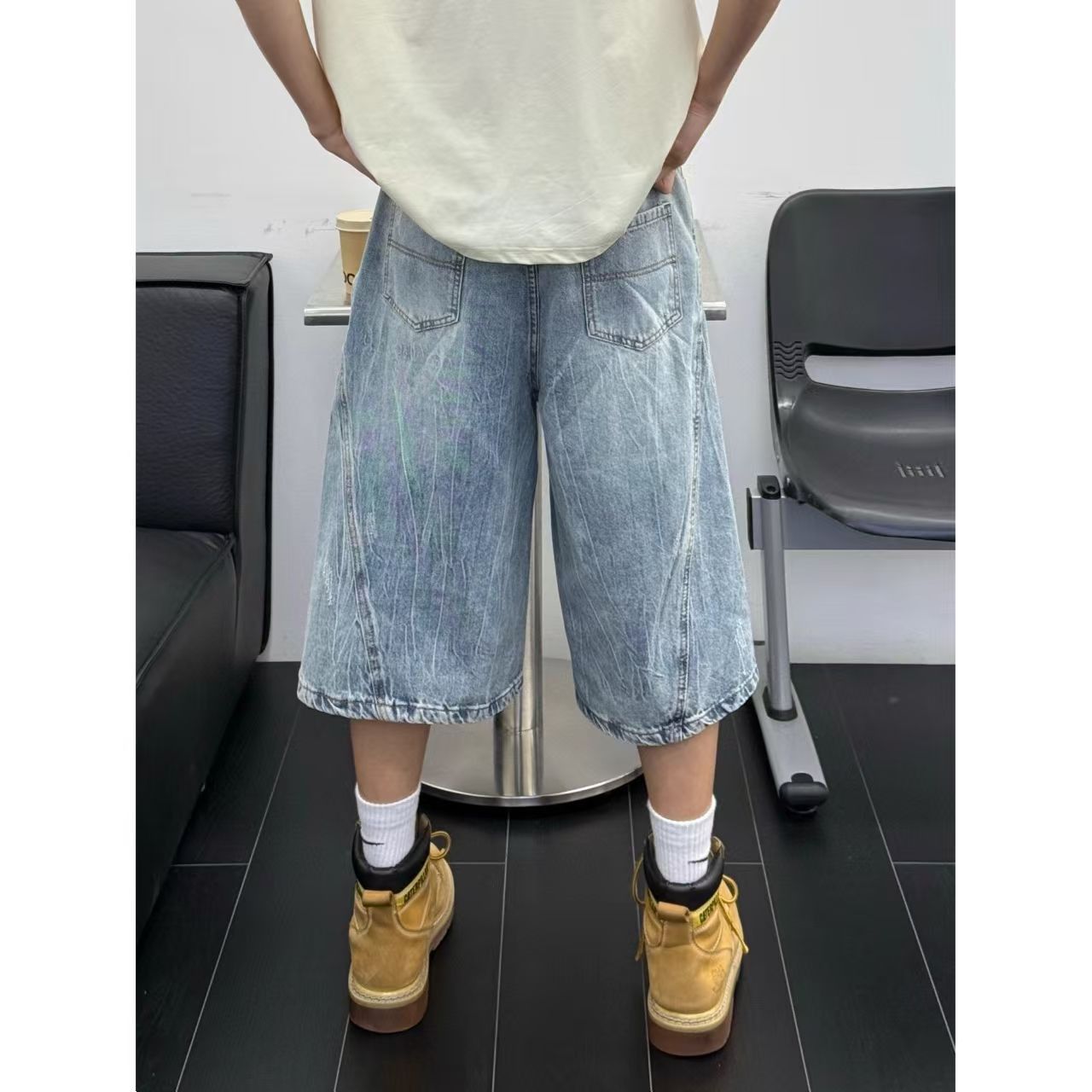 Vintage Men's Washed Vintage Straight-Leg Denim Shorts Size US 32 / EU 48 - 4 Thumbnail