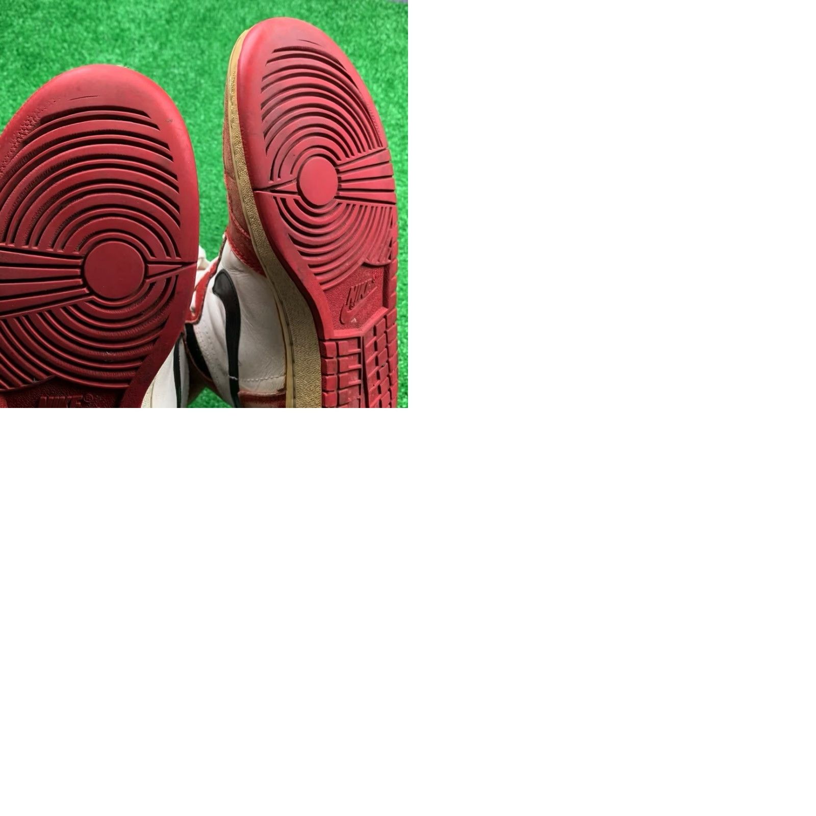 Nike VINTAGE Nike Air Jordan 1 Nike OG 1985 Chicago Red White Black Rare 85 9 Bred Royal Basketball Sneakers Mens Shoes Size US 9 / EU 42 - 9 Thumbnail
