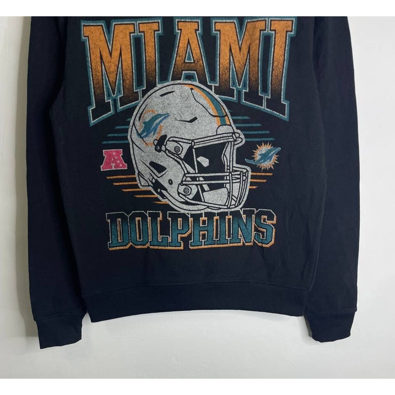 NFL Vintage NFL Miami Dolphins Sweatshirt Black Crewneck S USA Size US S / EU 44-46 / 1 - 2 Thumbnail