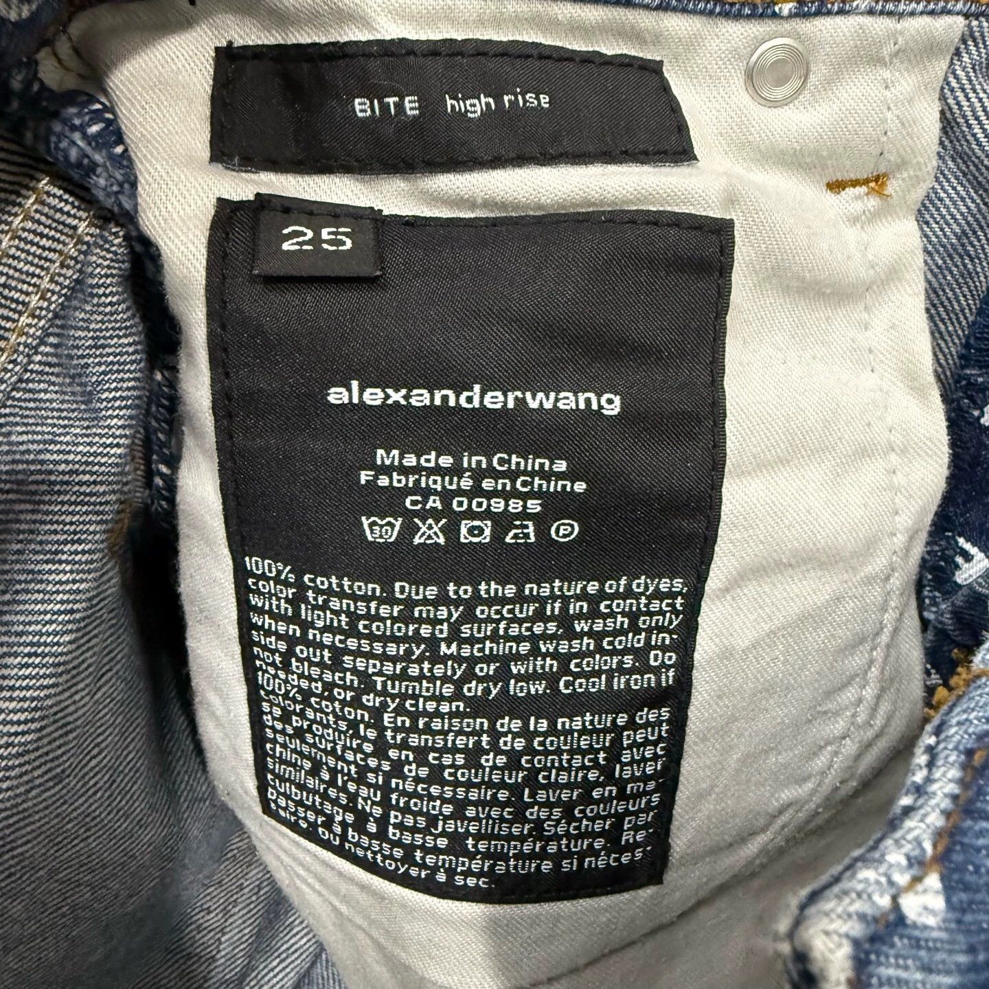 Alexander Wang Alexander Wang All Over Letter Short 25 99 New Size 25" / US 0 / IT 36 - 4 Thumbnail