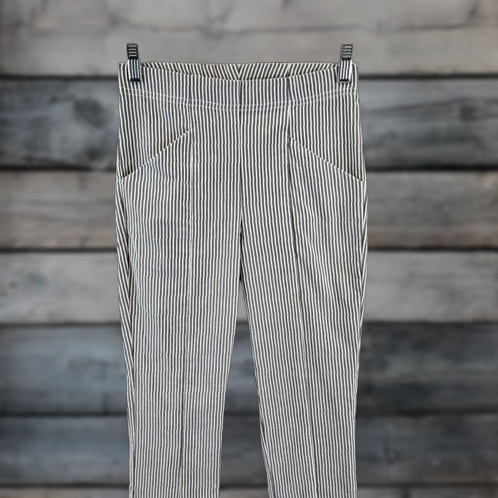 Joseph Ribkoff VINTAGE Joseph Ribkoff Womens Cropped Pants Sz 2 Gray White Stripe Pull On Mid Rise Size 26" / US 2 / IT 38 - 1 Thumbnail