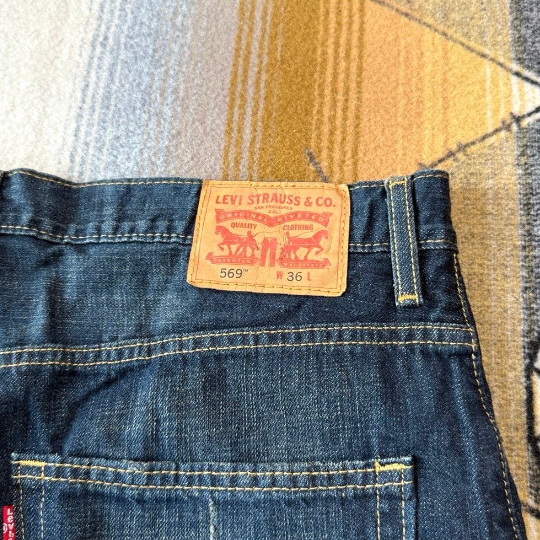 Levi's VINTAGE Levi's 569 Denim Jean Shorts Men 36 Baggy Hip Hop 12” Inseam Blue Cotton Denim Casual Travel Workwear Size US 36 / EU 52 - 3 Thumbnail