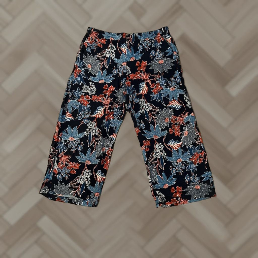 J. Jill J. Jill Womens Black Floral Pattern Cropped Pants Size Medium Size 32" / US 10 / IT 46 - 1 Thumbnail