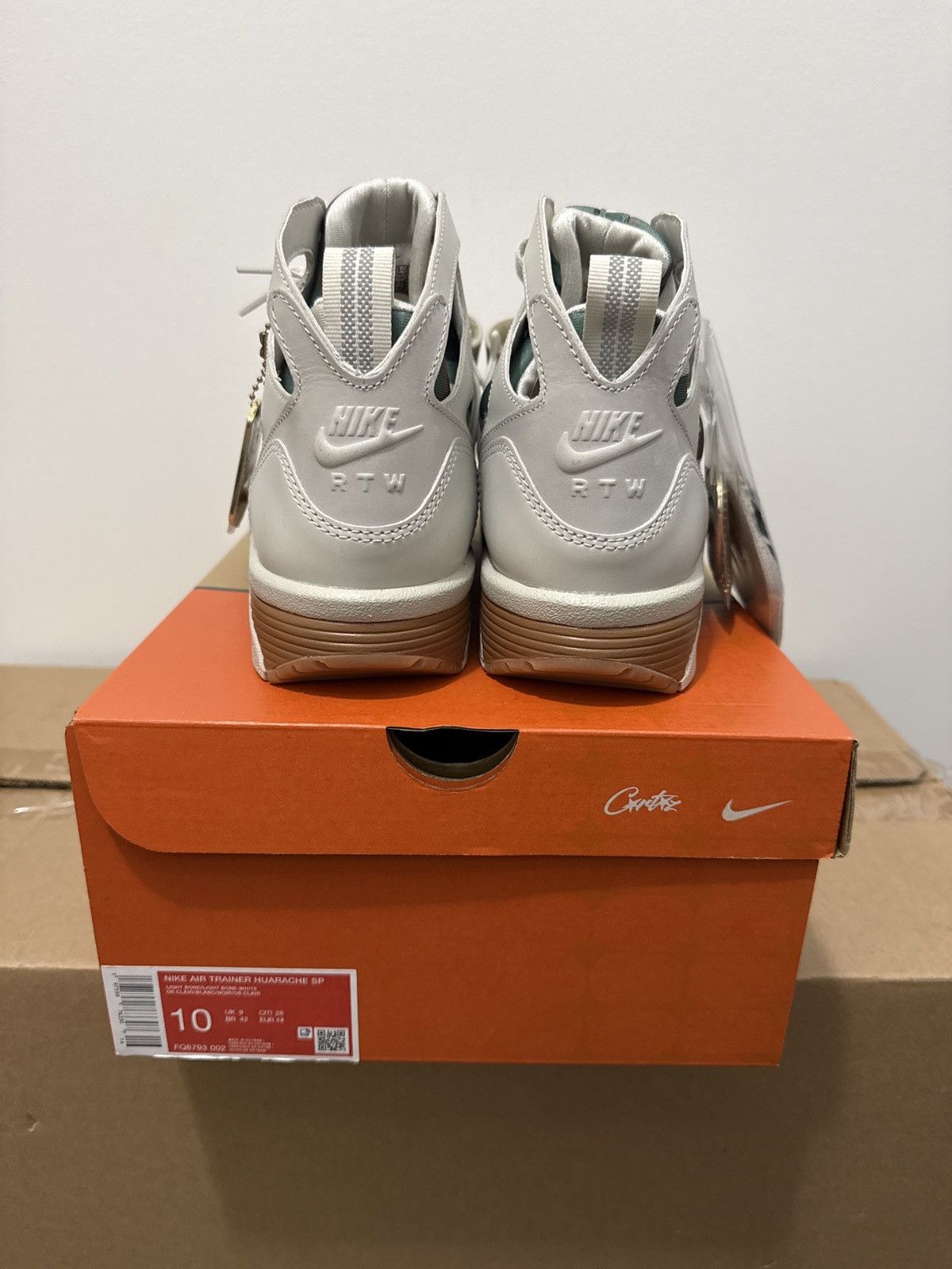 Nike Nike x Corteiz Air Trainer Huarache SP Light Bone Size US 10 / EU 43 - 7 Thumbnail