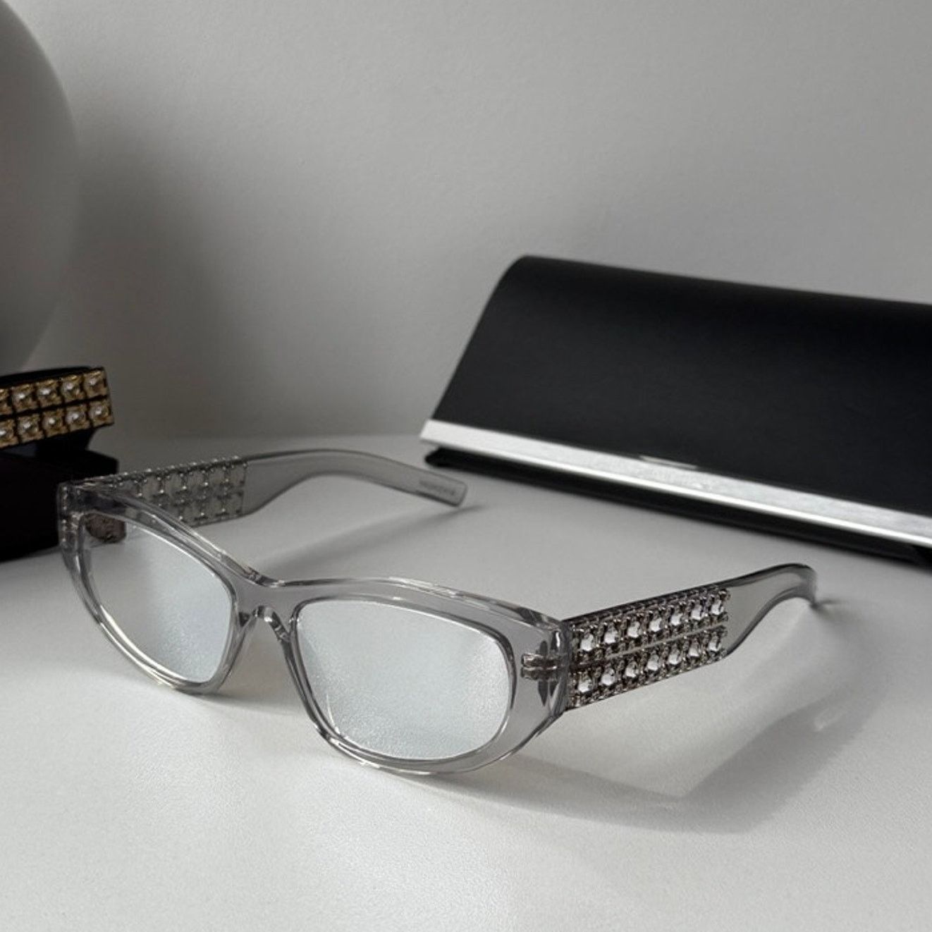 Givenchy NEW Givenchy GV40078U Cat Eye Mirror Crystal Sunglasses $700 Size ONE SIZE - 1 Thumbnail