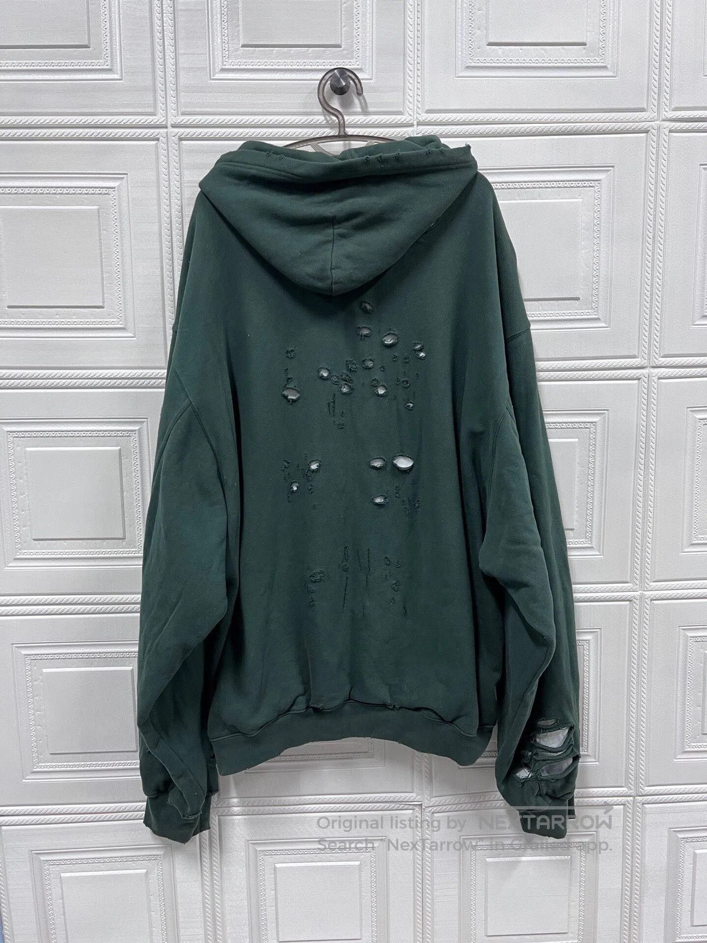 Balenciaga distressed balenciaga logo hoodie in dark green. Size US L / EU 52-54 / 3 - 2 Thumbnail