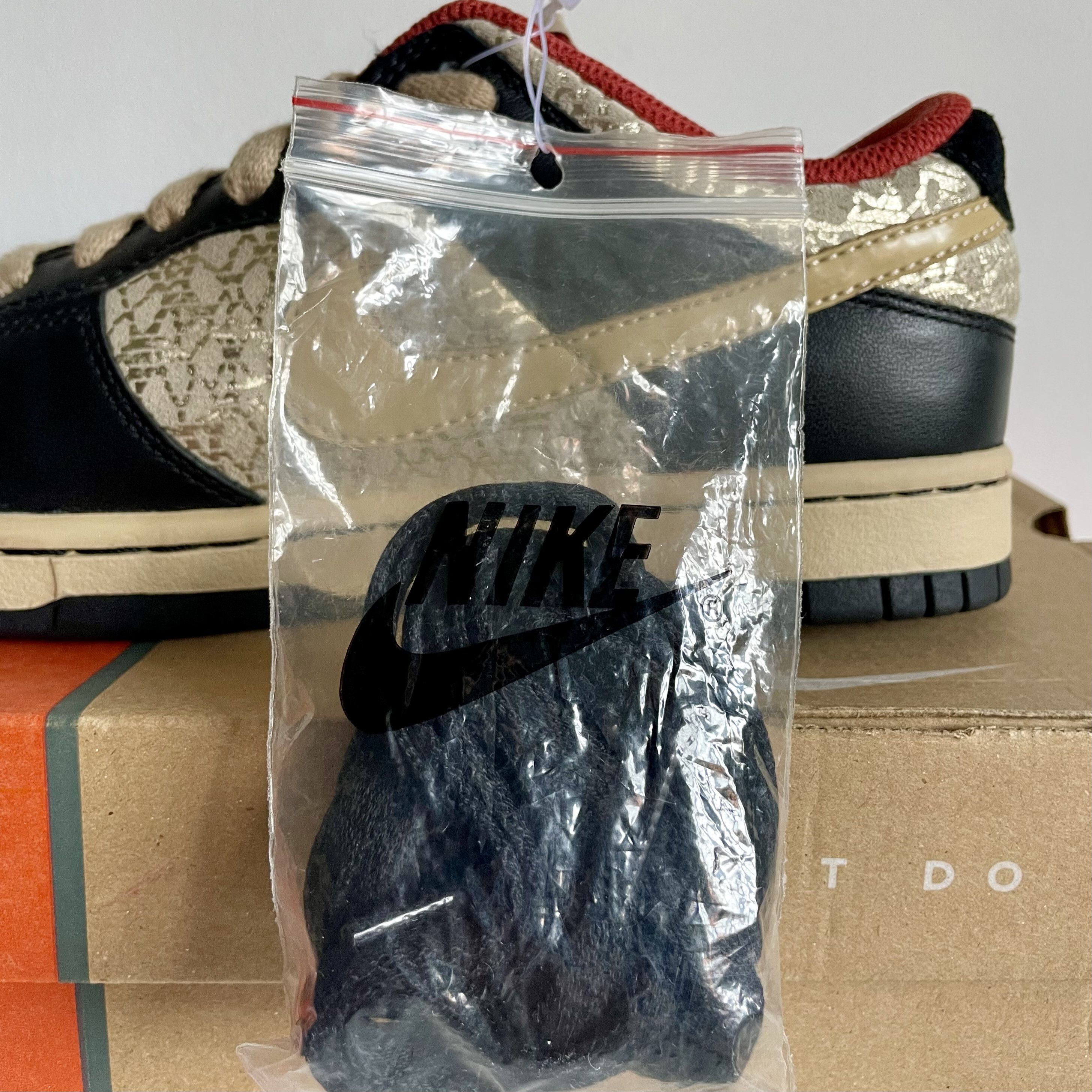 Nike 2006 Nike Dunk Low Wmns Premium Black/Linen-Terra Cotta Size US 7 / IT 37 - 4 Thumbnail