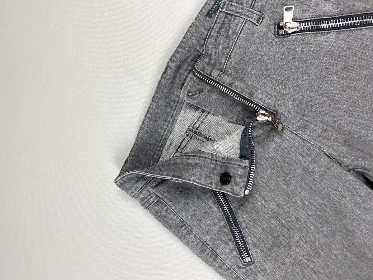 Alexander McQueen Alexander McQueen vintage ladies ankle zip jeans size 42 Size 28" / US 6 / IT 42 - 11 Thumbnail