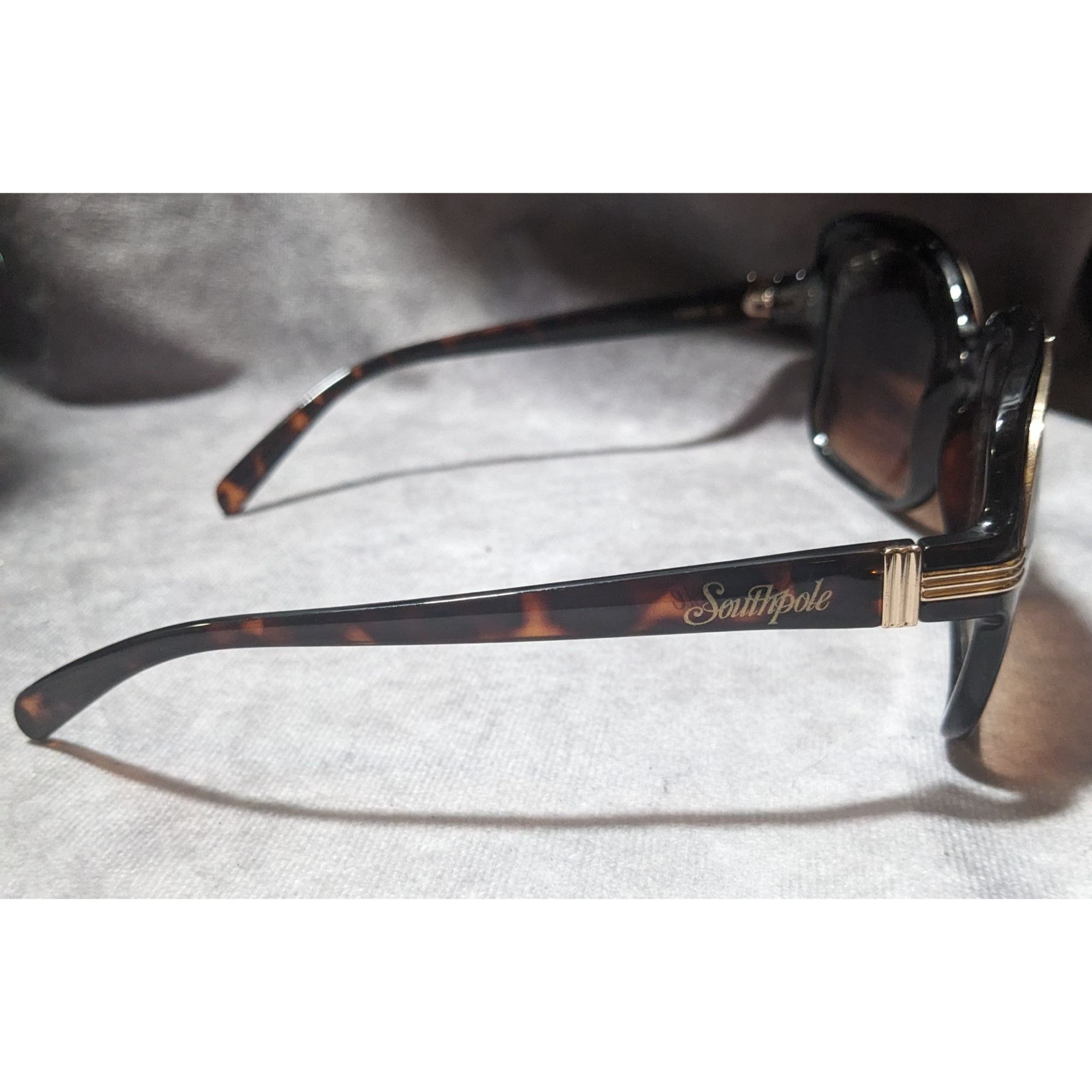 Southpole Southpole Tortoise Sunglasses With Gold Tone Accents Size ONE SIZE - 7 Thumbnail