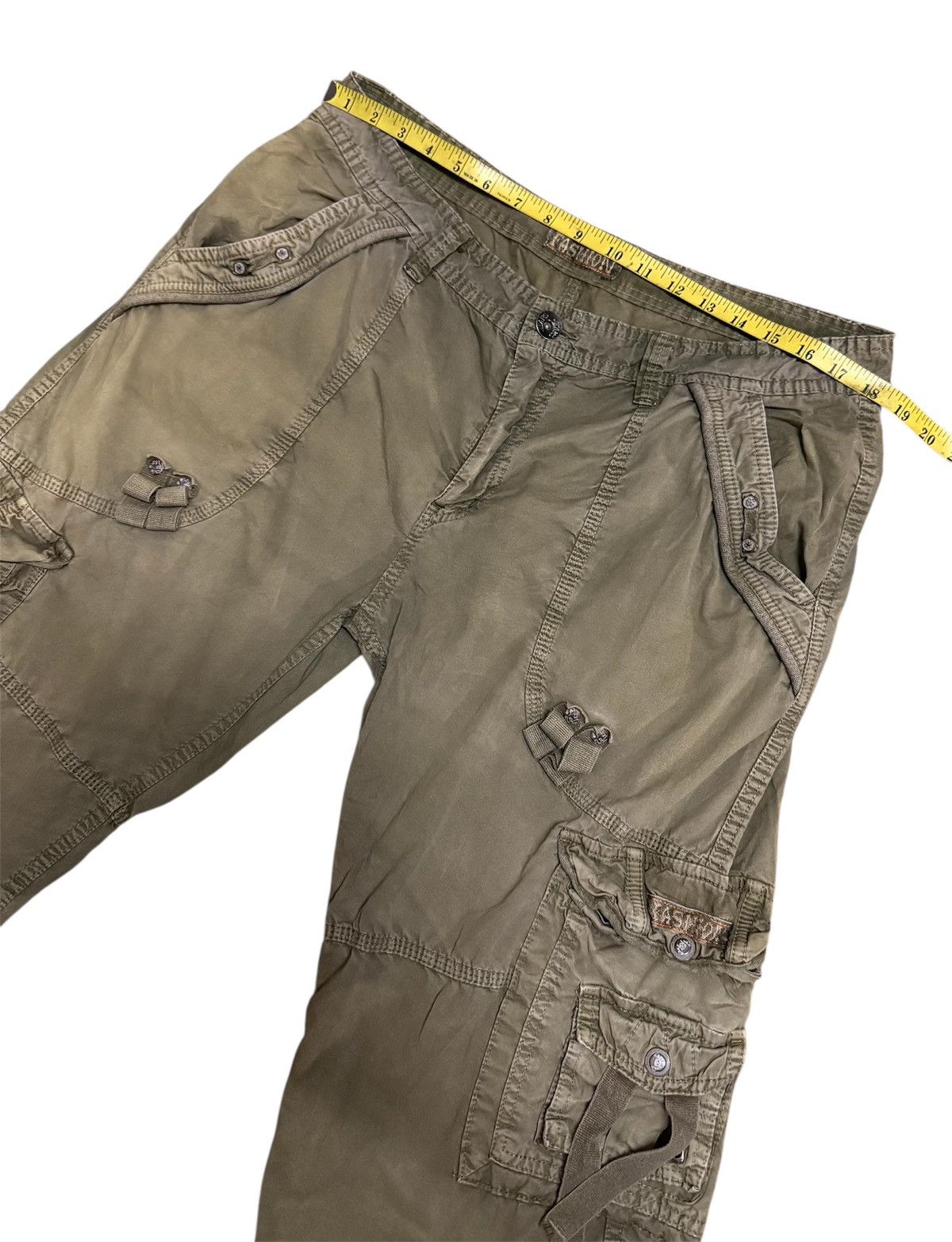 Japanese Brand Fashion Possibly by F.U.S.A.I Cargo Shorts Green Size US 33 - 7 Thumbnail