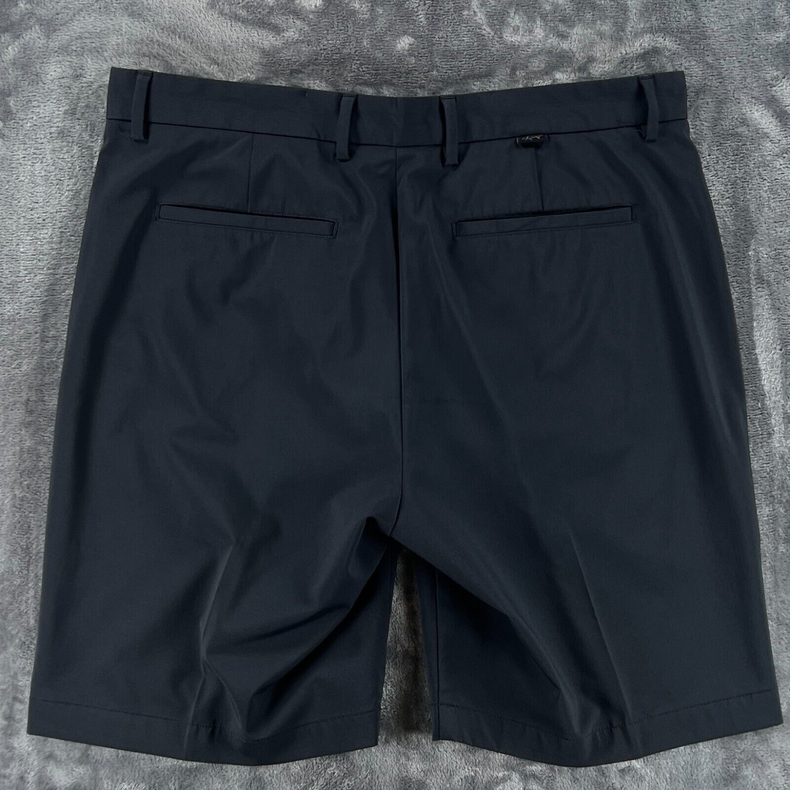 Greg Norman Greg Norman Microfiber Activewear Stretch Black Golf Shorts Size US 36 / EU 52 - 2 Thumbnail