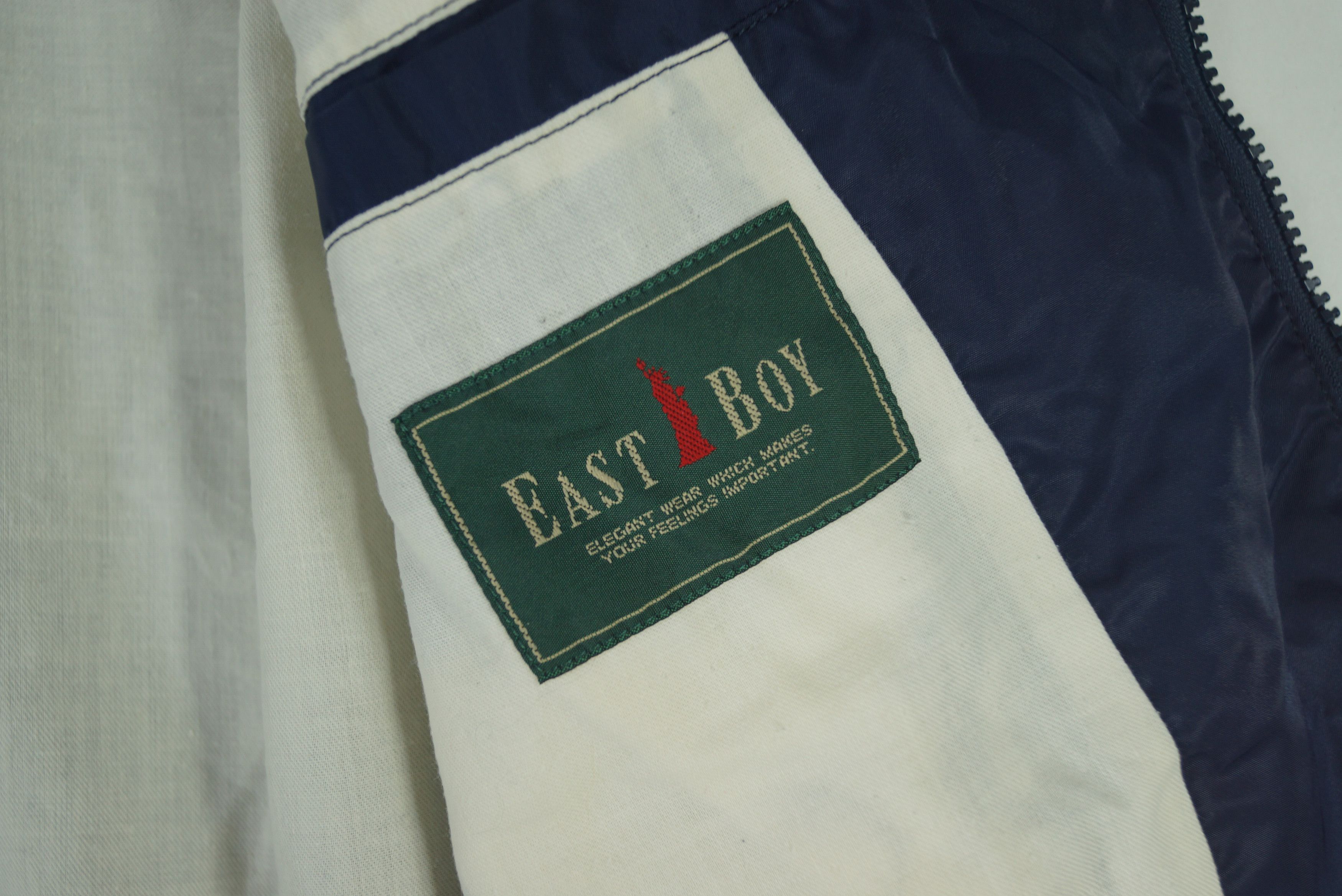 Vintage Bob Beagle Eastboy Light Jacket Backhit Nice Design Size US M / EU 48-50 / 2 - 7 Thumbnail