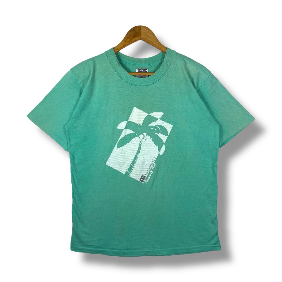 Vintage Vintage 90's MICRONESIA MALL Guam Usa Graphic Faded Tee Size US L / EU 52-54 / 3 - 1 Thumbnail